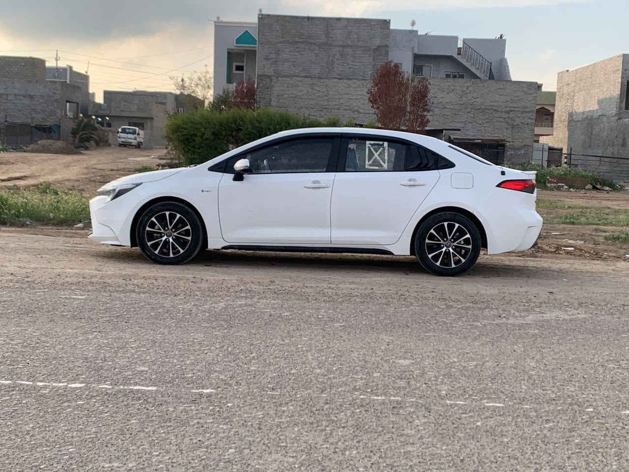 سلام عليكم
كورلا هايبرد  موديل 2025
 فول ماشيه 14الف كفاله عامه من البارد ورصعه وشخط
 السياره بسمي تحويل ثاني يوم       
 السعر 150 ورقة وبيهه مجال بصيط
العنوان. صلاح الدين تكريت

موبايل  ،،،***********
