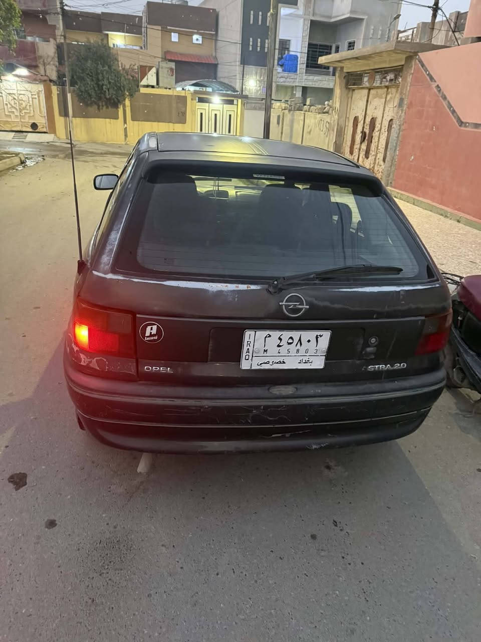 استرا للبيع
موديل 96 مكينة حجم 20 كير توماتيك سيارة جديدة بس صبغها جارد رقم بغداد مشروع وطني صاحبها الشرعي بالموصل سعرها 38 بيها مجال شي بسيط *********** بي واتساب
