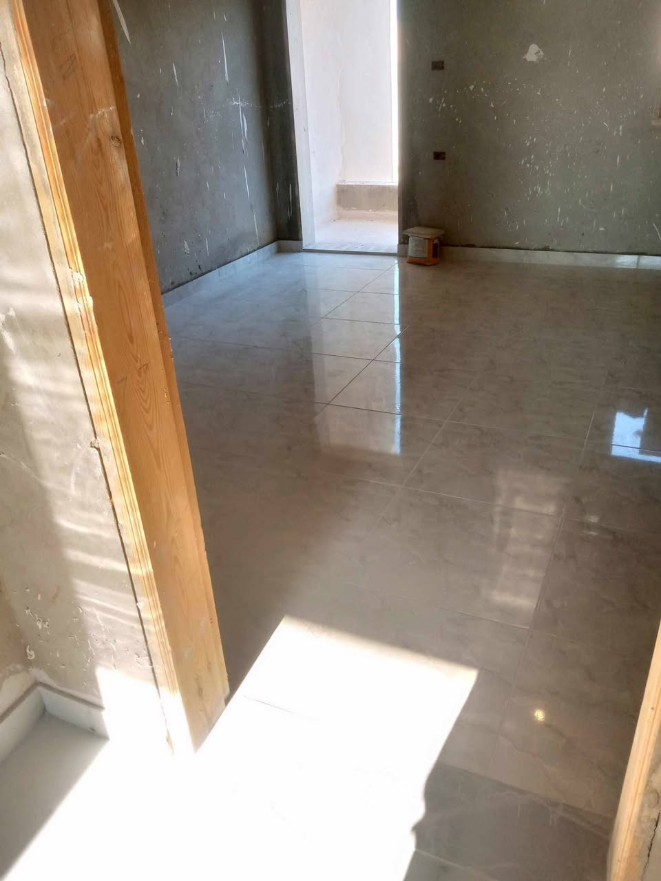 خلفات سيراميك بورسلين وكاشي جدران وارضيه مصريين ببغداد شغل درجه اولي ع الليز اسعار مناسبه ونلتزم بالمواعيد ‏‪0776 295 3064‬‏
