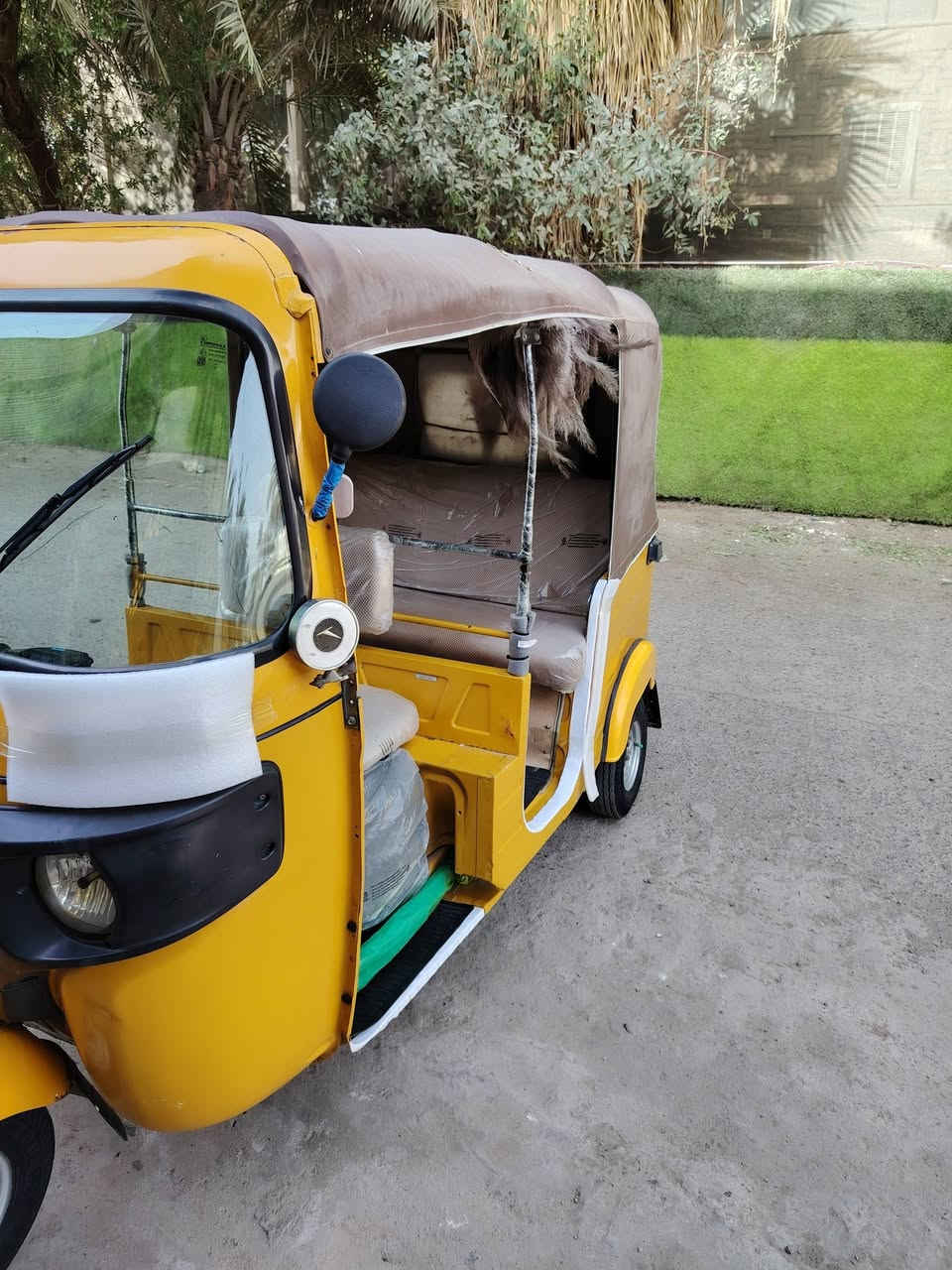 السلام عليكم تكتك ٢٠ شهر ١٢ تكتك كمله وحلوه بيه تعمير بل دوس وشويه يم بكليت الخلفي تكتك كمله كبل الشارع مكينه وكير واحد عله واحد تحويل ٢ يوم مكان بغداد حي اور السعر ٧ ملاين وبيه مجال التوصل عله هذه الرقم ***********
