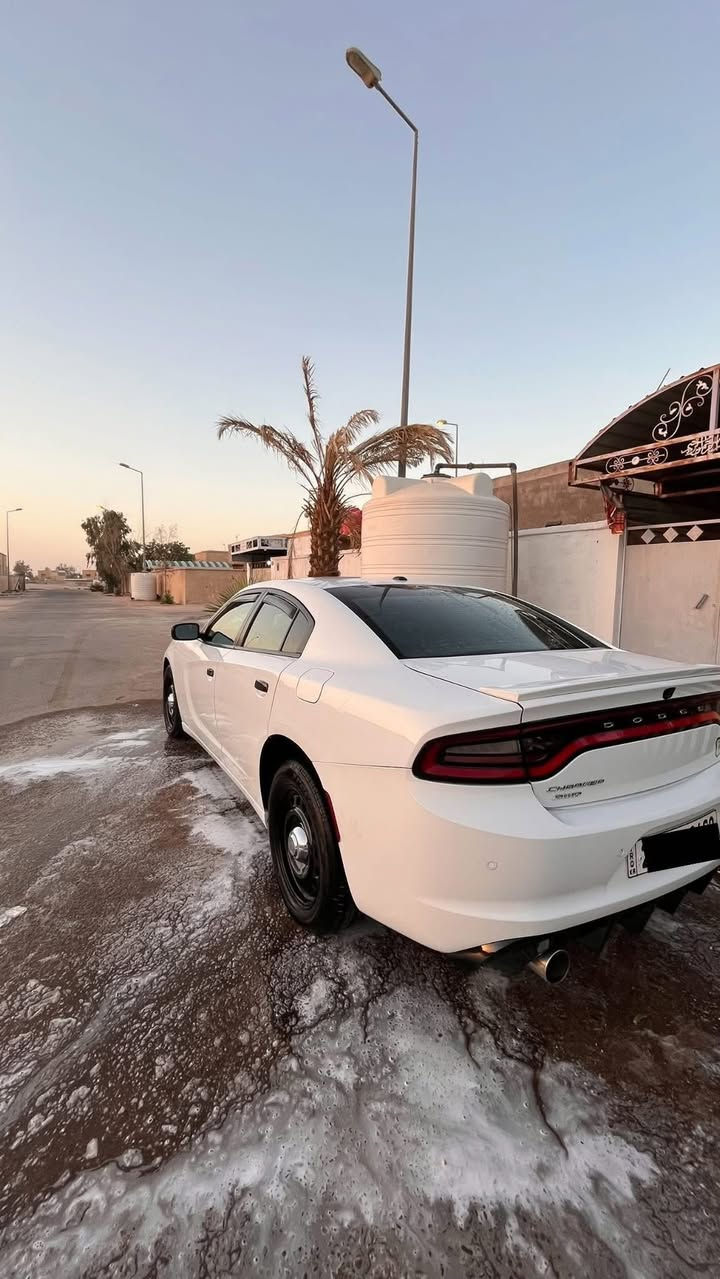 � إعلان بيع سيارة
النوع: جارجر بوليسي
الموديل: 2021
الفئة / الوصف: Police
المحرك: 6سلندر 3.6
القير: قير 5 سرعات أوتوماتيك
اللون:ابيض
الاستيراد: امريكا
الممشى: 85كم
الحالة: السيارة بحالة طيبة وما تحتاج شي
الفحص: لا يوجد
ملاحظات إضافية:السياره ضربه صندوق مثل ما موضح بالصورة. �
💰 السعر:230
📞 للتواصل: ***********
