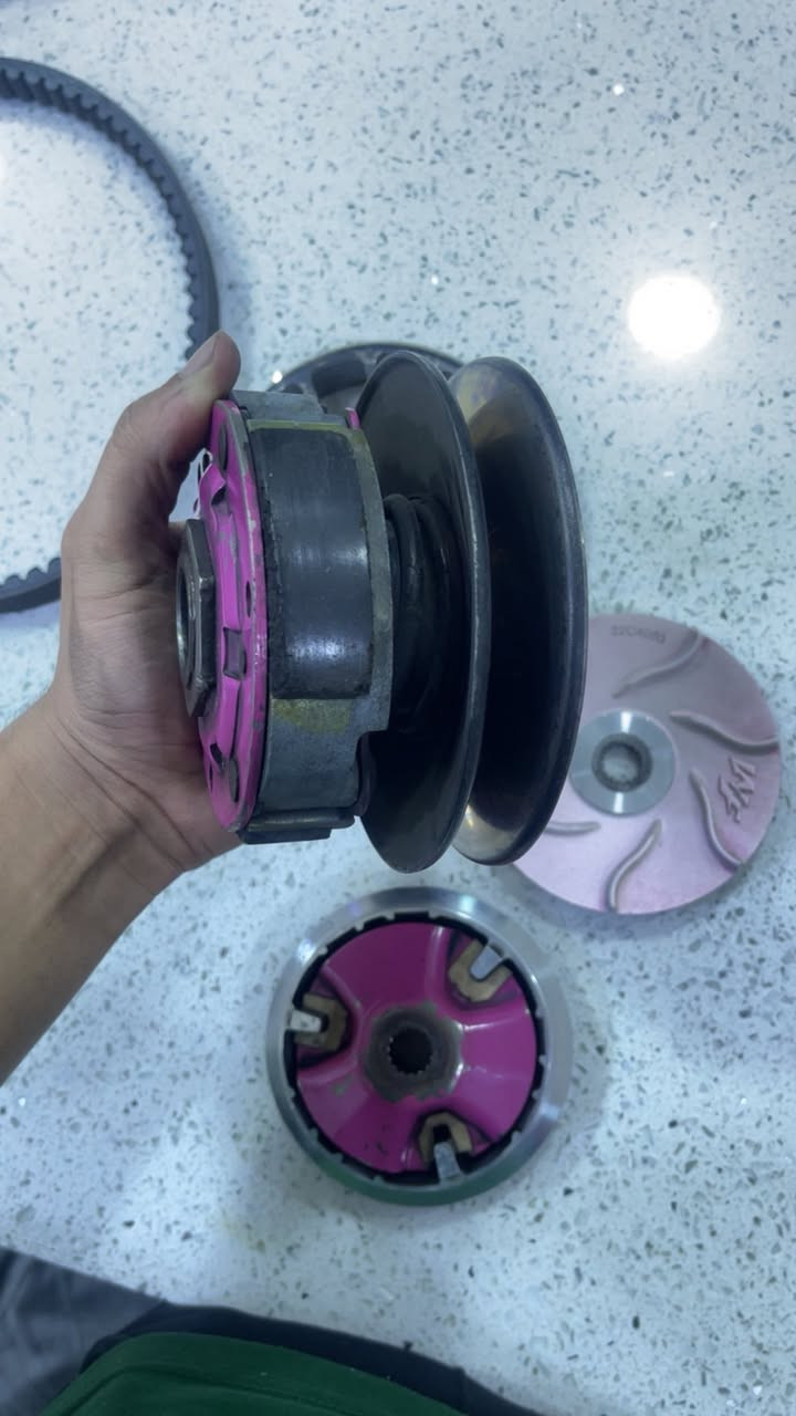 السلام عليكم كلجات wf ٢٠٢٢ نظافه مثل ما موظح كدامكم لون حلو وختم واحد السعر خاص والشراي يتدلل على هذا  الرقم ***********
مكان بغداددددد حي القاهرة
