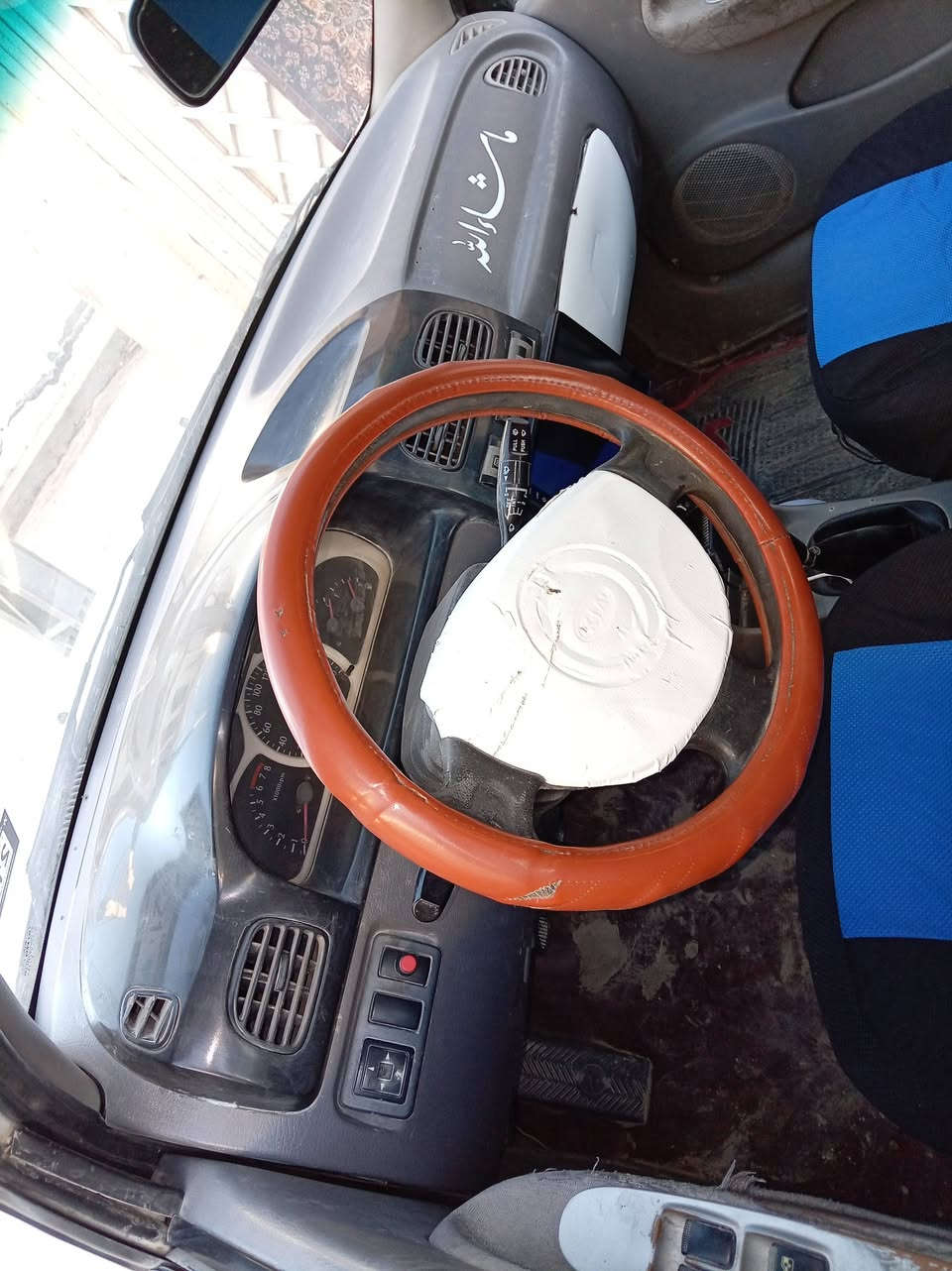 كيه ريو موديل ٢٠٠٠ رقم صلاح الدين الماني بسمي سنويه ٢٨ سياره معمره جديد قطره خياس مابيه محرك ١٦٠٠ بي تبخير صدر جديد مشط ستيرن باور كله شغال   كهربايات كله شغاله داخل نضيف شاشه تبريد شغال بس غاز عايزه السعر ٣٨ تحويل مباشر العنوان صلاح الدين سامراء الهاتف ***********
