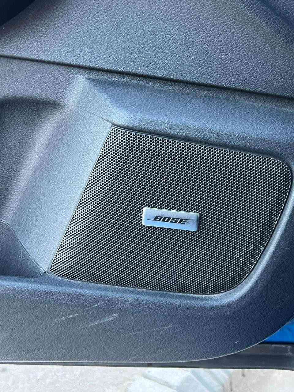 السيارة للبيع 
فول مواصفات للاخير كامرات ٣٦٠ رادارات كامل سستم صوت bose السيارة ماشية ٥٣ ml 
للتواصل واتساب *********** أربيل, العراق
