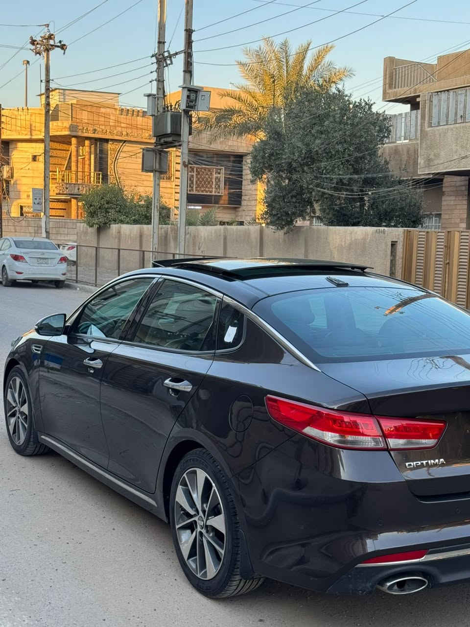 سلام عليكم للبيع كيا اوبتما 2016 خليجي فول مواصفات 1/1 كلشي يجي بالك بيها ماشية 89 حقيقي رقم اربيل الجديد مكفولة عدة طخة بالجاملغ ونصبغ بدون دواخل ابد كاملة بدون نقص الحمد للة مكاني السيدية للاتصال ***********
