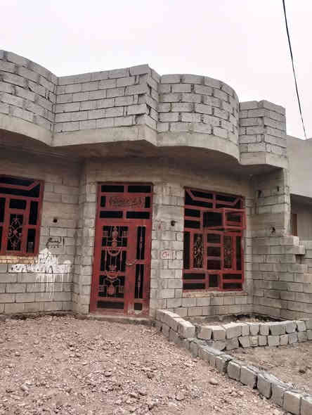 سلام عليكم ورحمة الله يوجد بيت للبيع زراعي في حي الحشد شارع ام البنين مساحة ( ٢٧٥  متر)( الوجه ١١ والنزال ٢٥) يتكون البيت من( استقبال +مطبخ + غرفتين نوم + صاله) السعر ( ٦٣) وبيه مجال للاستفسار أكثر خاص او الاتصال على الرقم الموجود ( ***********) مكتب دلالية حسين التميمي بلدروز حي الحشد مقابل التوزيع الجديد نستقبل كافه العروض الأراضي والدور السكنية
