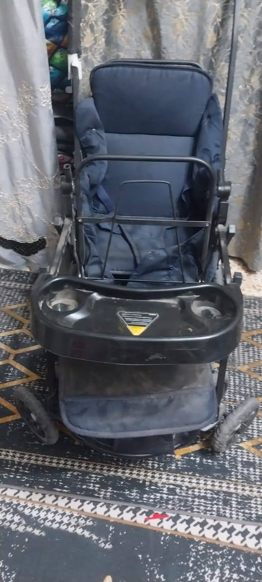 غراض ميز وتخم وطباخ وعربانه مال طفل وديوان نضيفات للبيع عنوان بغدادالدوره  رقم بي وتساب فقط ***********
