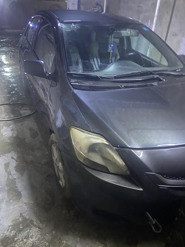 للبيع تيوتا يارس موديل ٢٠٠٧ سنويه جديده  باسمي مكينه كير شرط حداديه نص ونص ز لايت ابيض باتريزوج تاير امامي دوشمه كامره شاشه بيه صبغ حزام  جماليه ضربتها جاملغ خلفي *********** السعر ٧٥ وبي مجال
