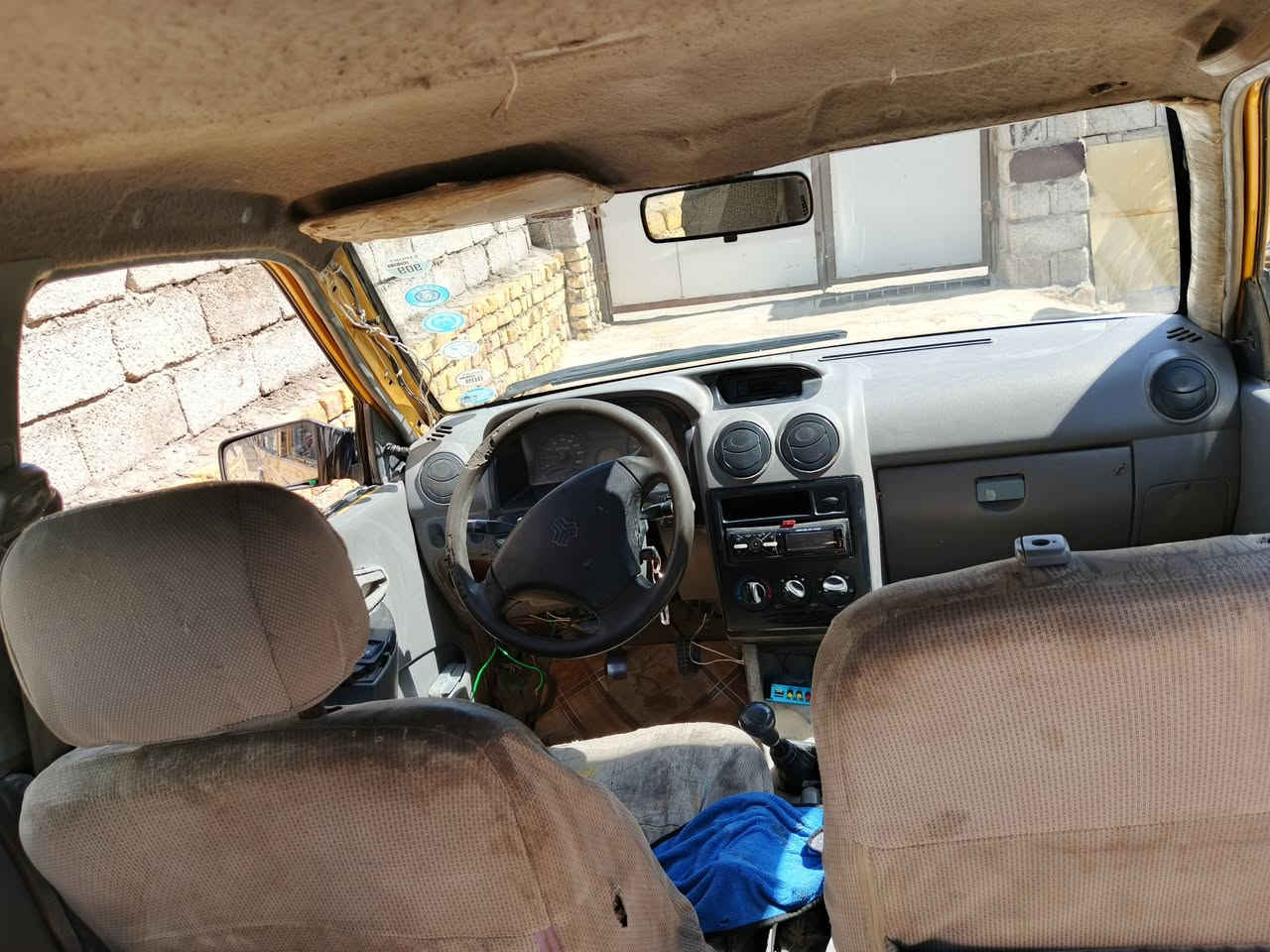 السلام عليكم خوان سياره ساييه
2011بدون،،،،،، كير ومكينه وحداديه خير من الله,,السعر 7وبيه مجال 
مكان السياره ديوانيه الحمزه الشرقي ***********
