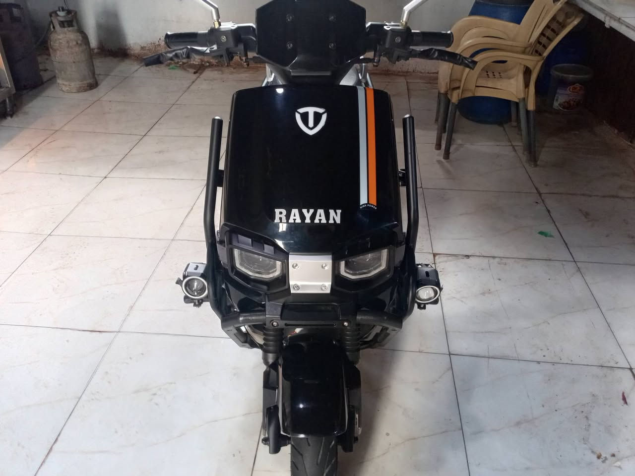 للبيع.. للبيع
دراجة ريان وحش الكون زيرو للبيع
مدرع من كل الاتجاهات 
6 باتري 
ملف 2000
تمشيك 90 كيلو بالشحنه
سرعته 80 حقيقي
نطام شحن تلقائي
نظام p
نظام R
نظام abs
نطام حماية
نظام بصمه
قاطع دورة
تربط على موبايل
تحتوي على شاحنه موبايل
الدراجه كامله شخط مابيه
سعر مليون قفل قفل قفل 
العنوان واسط الصويرة 
الشراي يتصل ***********
