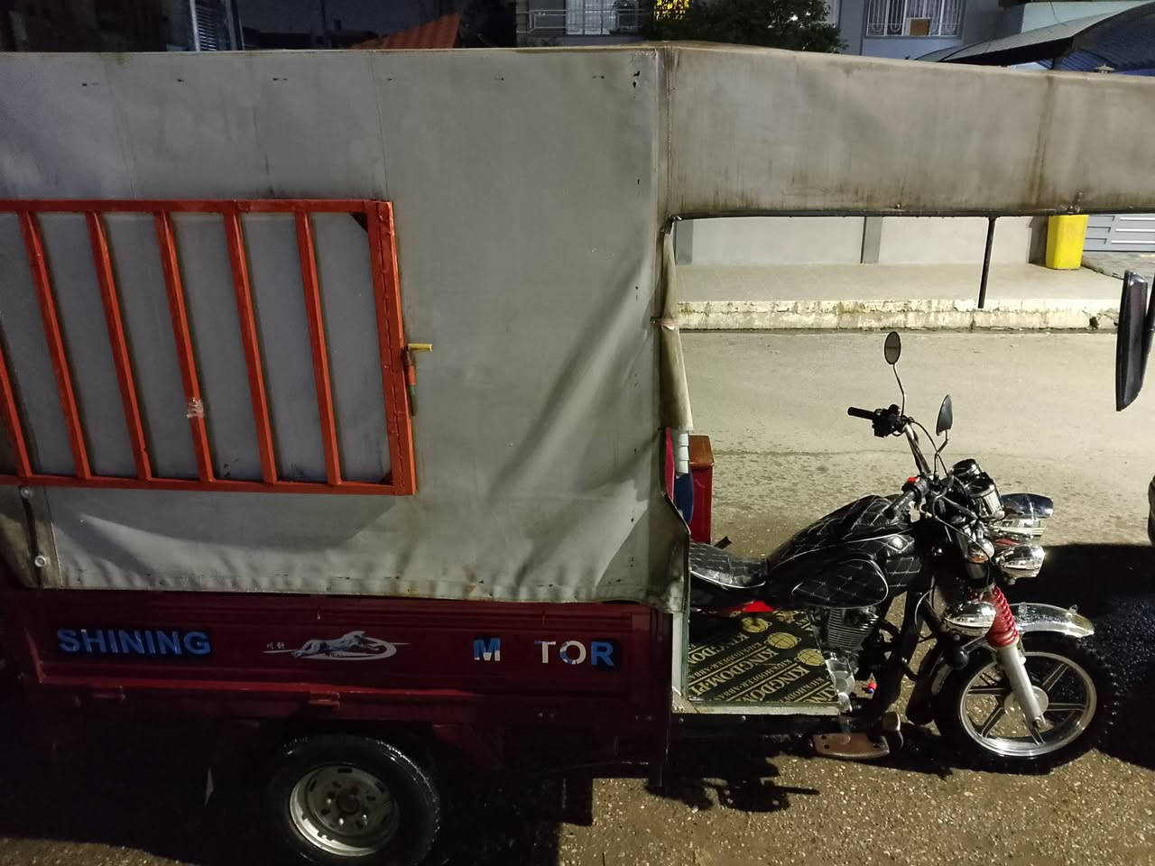 ستوته للبيع موديل 2020 رقم وسنويه محرك 25 مامفتوح ويرمنيه كلاها شغالا السعر مليونين 600 بيها مجال المكان موصل السير حي البكر *********** /// *********** الاتصال على رقم //// غير متواجد عل فيس
