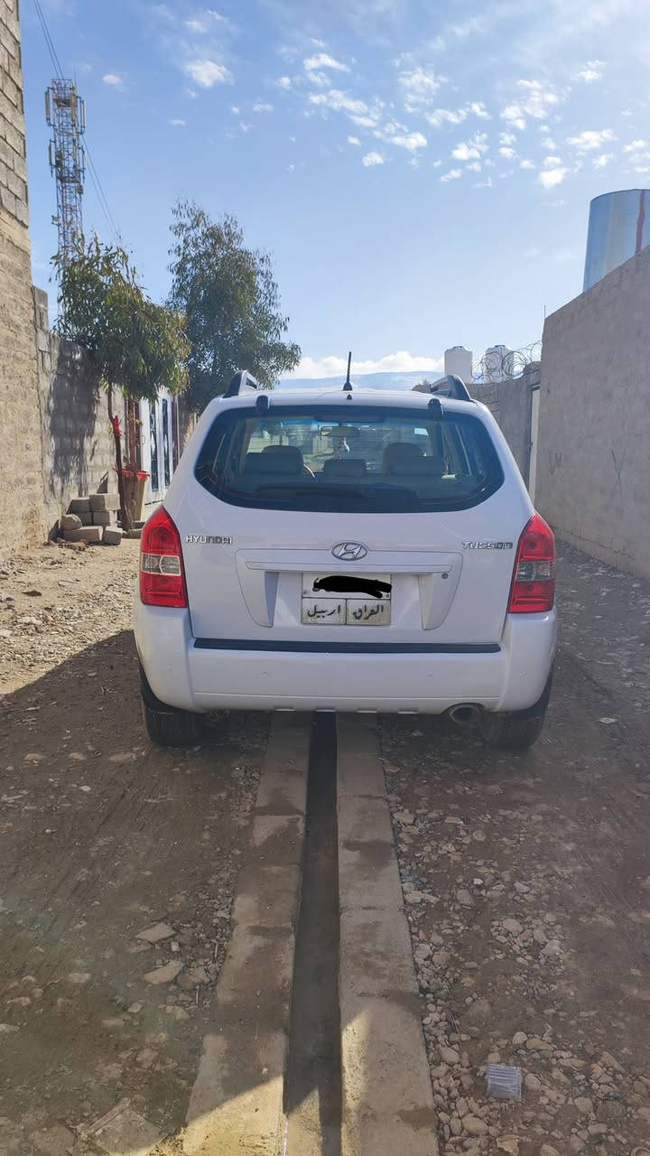 السلام عليكم
توسان موديل 2010 خليجي  سياره جاهزه  تحلوين متصرف دينار اب شرط

تخم  صدر أمامي خلفي جديد تبريد شغال تدفئه شغاله 

سياره ماشيه308 الف

4ويل كب  داخل بيجي 

مكينه 2000  كير ومكينه خير من الله 
مكينه مفتوح
السعر125$  بي مجال

العنوان موصل سنجار  📍

الاستفسار  0750565020
الاستفسار ***********
