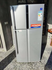 اخوان ثلاجه هتاشي أكبر حجم بابين  عاطله بيع مستعجل  نضيفه   الاستفسار ...