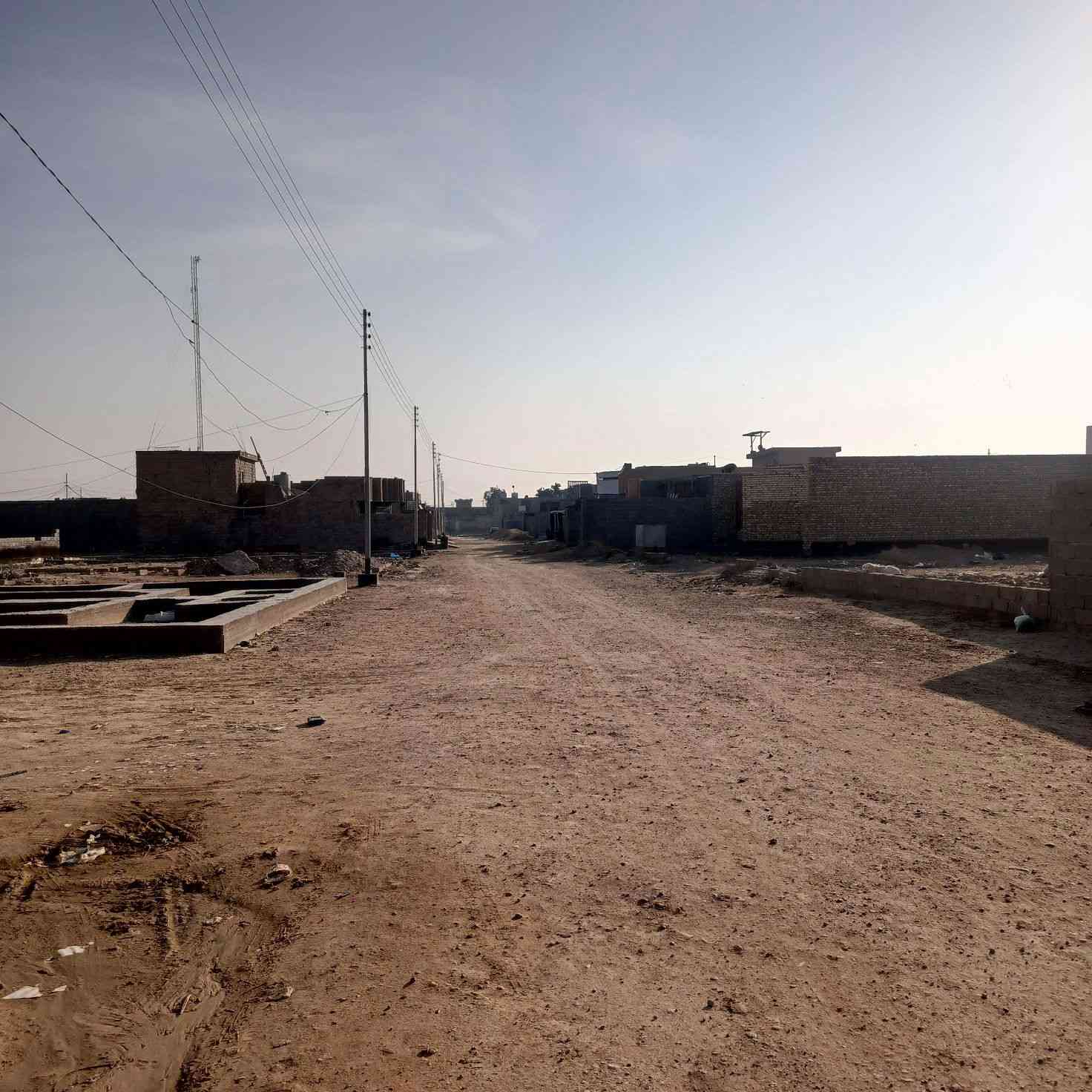 تتوفر قطعة أرض سكنية للبيع 
في حي المختار قرب مولد زكريا
المساحة 250 م
الابعاد
وجه12,5م
نزال 20م
شارع 10 متر 
المنطقة مسكونه 
تتوفر فيها جميع الخدمات
ماء وكهرباء وسكن وجامع وأسواق 
السعر خاص اتصل وتدلل 
***********
***********
