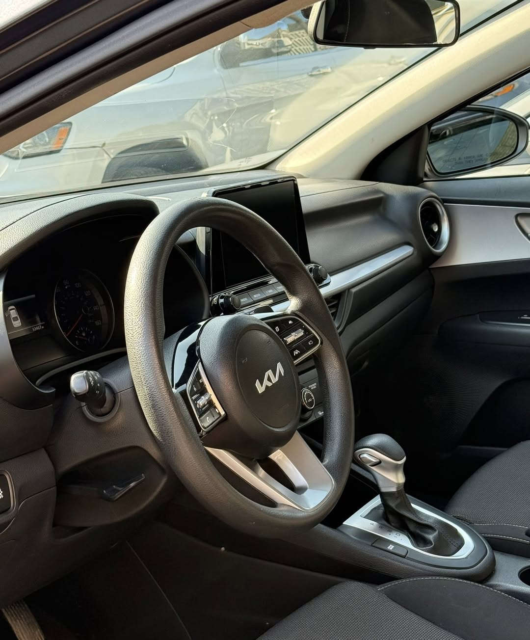 سلام عليكم
كيا فورتي 2022
مواصفات LXS
نص فول  
ضرر ضلع  البوند صبغ 
وحافة الجاملغ  تعديل بارد 
السيارة ماشيه 33mi
كير AT المرغوب 
محرك 2000  دوش
مكان السيارة موصل_معرض الشروق 
للتواصل  خط   وواتساب هم 

***********
