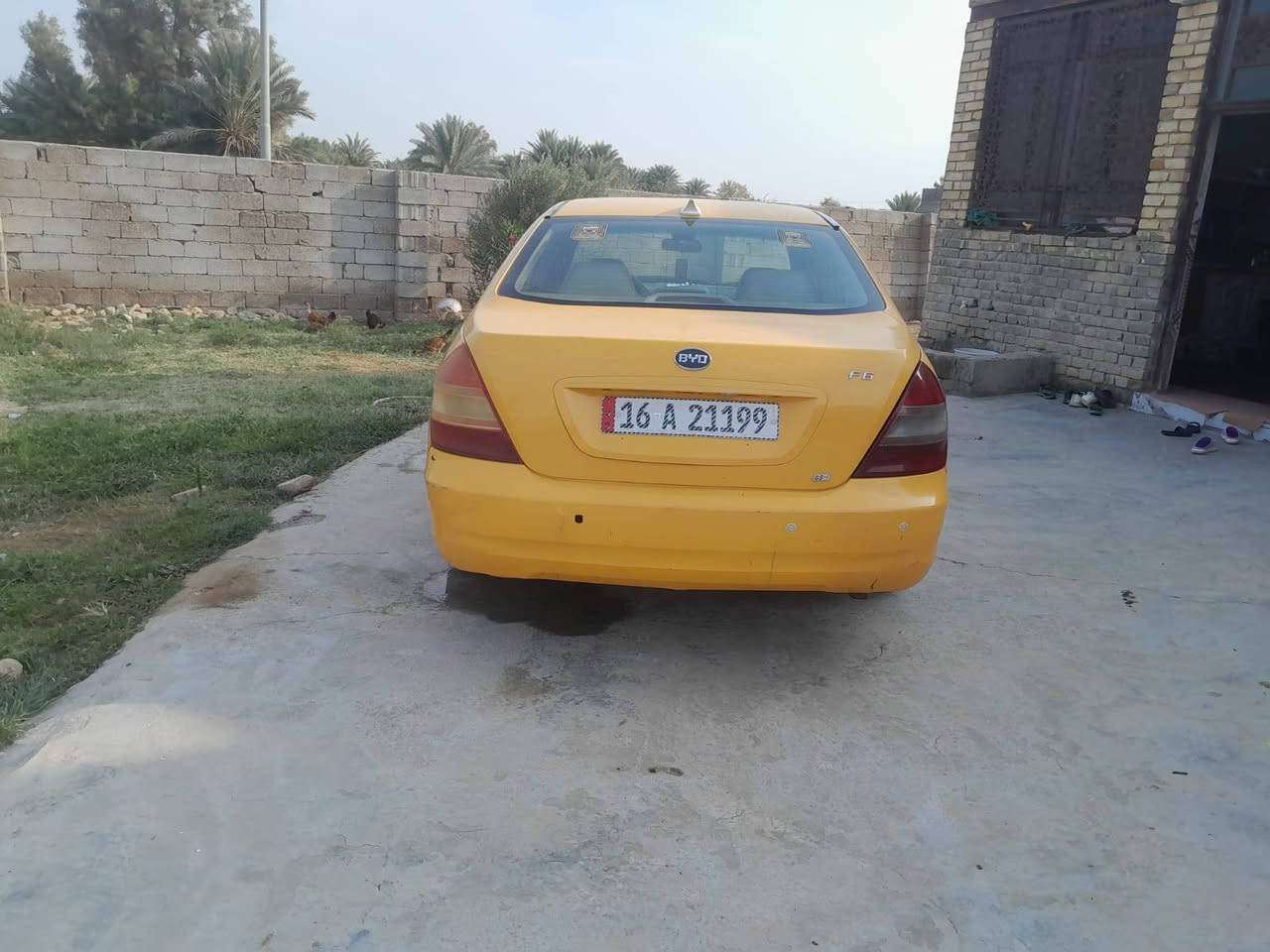 السلام عليكم سياره بي واي دي 2011مكفول مكينه وگير وصدر وحداديه وتخم تاير وشاشه واصوليات جاهزه ورقم قادسيه انكليزي ولتحويل ملكيه راعيها موجود مكاني ناصرية قضاء الفجر 
للاستفسار الاتصال بالرقم ***********
