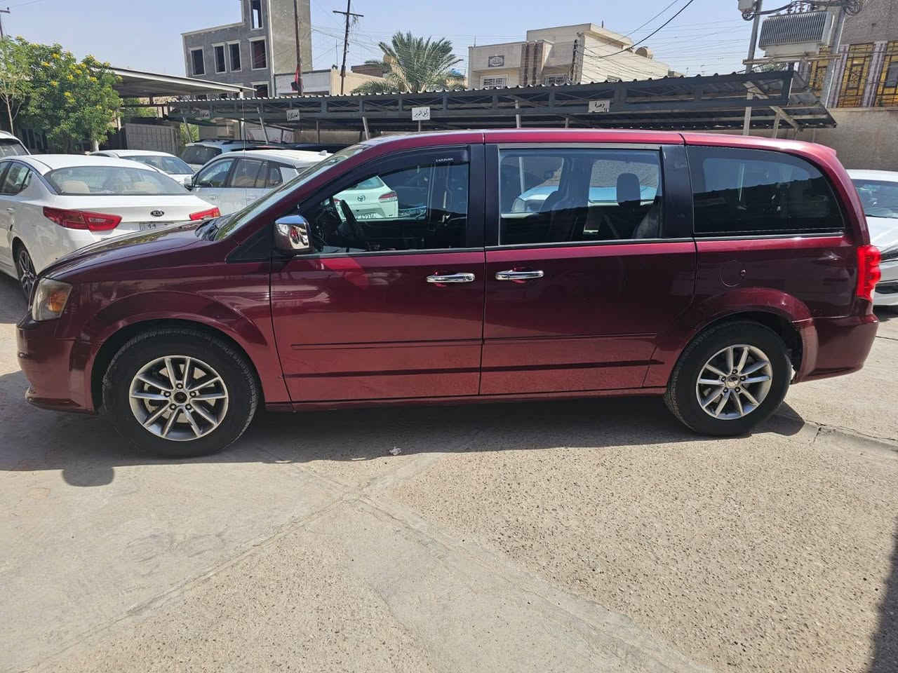 السلام عليكم دوج كرفان موديل 2017 رقم اربيل
تحكم ستيرن مانع انزلاق تبريد 3قطع  كشنات منفصل  أبواب ميكانيك لايت عدسات عالي زنون محرك 3600
الشاصي ولغود مكفولات حادث صندوق خلفي
العنوان بغداد 
للاستفسار 
***********
