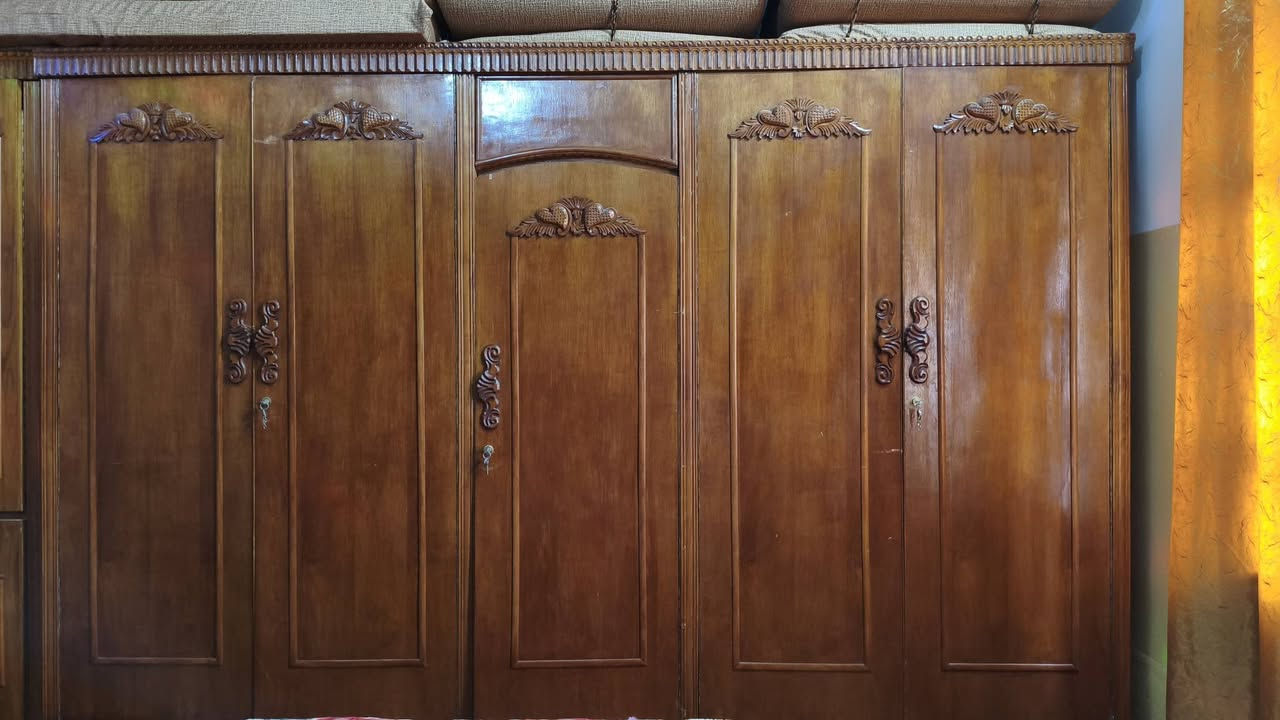 غرفة نوم للبيع مستعمل 5 ابواب اضافه لى ملحق خارجي كدامك كلشي بلصورة السعر 550 بيه مجال وشكرا🌹
للأستفسار تواصل خاص او الاتصال 

*********** اسيا- واتساب
*********** كورك
العنوان: قضاء البعاج غرب نينوى
