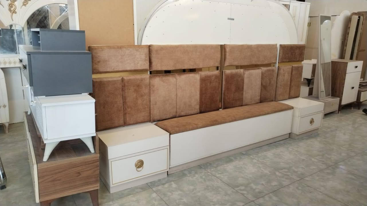 غرفه نوم تركي ٨ قطعه نضافه جيده مستخدمه بسعر مميز
590 الف مع النقل والشد الطابق الأرضي داخل محافظة النجف الاشرف ***********
