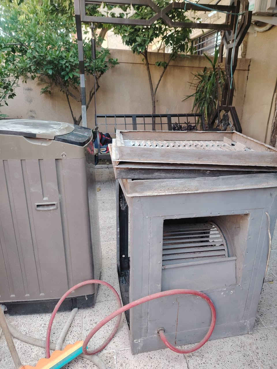 مبرده شغاله مابيه عيب ماطوره مايسجب هواي
غساله بيها عطل ابيعه ع عطله  سعر مناسب
***********
