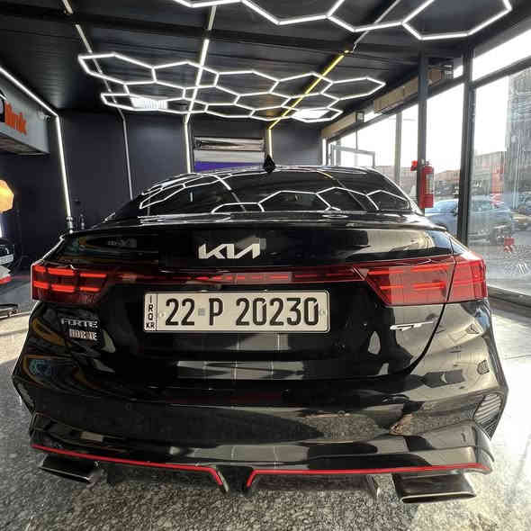 سلام عليكم 
للبيع كيا فورتي GT موديل 2023 🖤🧡
أعلى و أقوة فئة فوول مواصفات للأخير / رقم مميز 
رقم اربيل بأسمي شخصياً و هزة و فحص جديد
مكينة 1.6 تيربو كفالة كير و مكينة 
بيها فصلة و طلقات بلادي 
قطعتين صبغ فقط / ايرباك ستيرن 
ماشية 31 الف ميل مشي أمريكا
المواصفات :
١- بصمات دخول و تشغيل / تشغيل عن بعد
٢- فتحة سقف / سقف اسود كنتارا
٣- كشنات مختمة جي تي / تدفئة و تبريد
٤- رادارات من كل الجهات / مانع اصطدام
٥- كروز كنترول تفاعلي / نظام محافظة على المسار
٦-شاشة جبيرة / كاميرا و حساسات خلفية
٧- كار بلي و اندرويد اوتو 
٨- لايت امامي ليد و بك لايت ليد / دبل اكزوز
٩- قطعتين تبريد / تبريد بيانو
بعد هواي مواصفات معروف ال GT
السيارة جاهزة من كلشي صدر و حدادية و تايرات و حجر بيئة و كير و مكينة 
حادثها موضح بالصور مع المنشور
السعر 163 ورقة و بي مجال 
مكاني بغداد السيدية 🖤
***********
