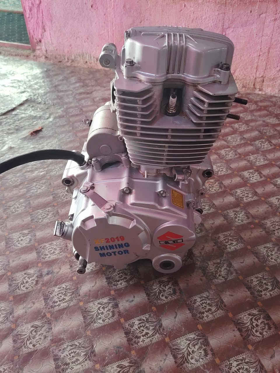 سلام عليكم محرك 19 نضيف مستعمل 4اشهر قطرت دهن ما يصب فقط بي كرنك . محرك اخو جديد وهاذه رقمي وشراي بي خير وديدلل
***********
