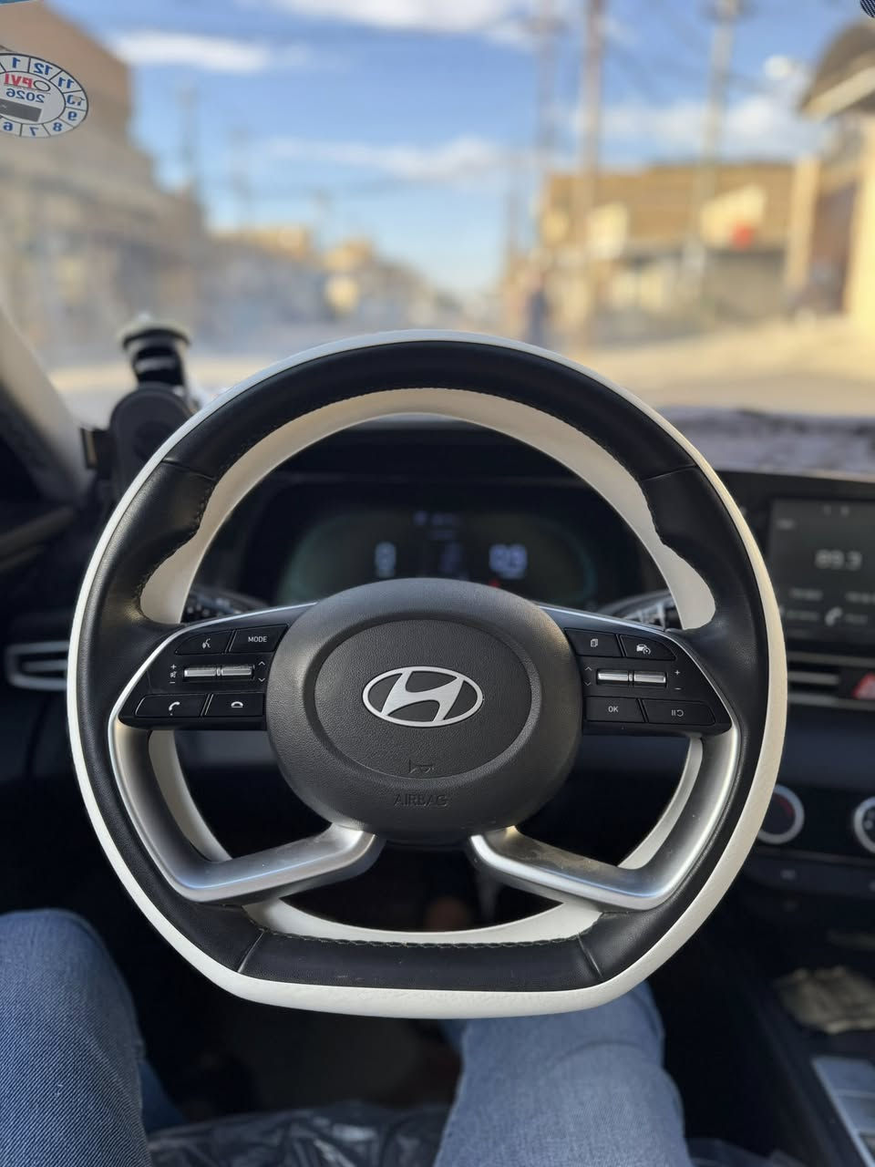 السلام عليكم
Elantra
2024 
فول مواصفات 1/1 
بصمه 
فتحة سقف 
تحكمات جهتين
حساسات خلفي 
كامرة دواره 
شاشه جبيرة 
3 انضمة قيادة 
كشنات جلد 
رقم أربيل 
مكفولة السيارة جديدة ماشية 20 
بيها فقط بارد إصبعين بالدور جاملغ خلفي 
تفاصيل اكثر ***********
مكاني النجف الأشرف
