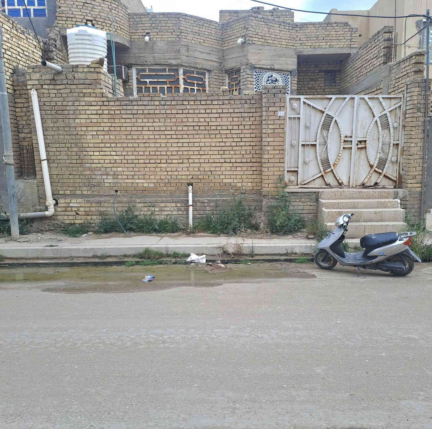 بيت ١٩٥متر طابو صرف حي دولار  شارع المخبز المقابل بانزين خانه
مجاور بيت حجي حبيب ومقابل بيت الحميضي

بناء درجه اولى كونكريت طابوق 

كلش قريب لشارع العام شارعه تبليط(( فارغ حاليا )

البيت با اسمي تحويل مباشر

للاستفسار

 ***********

***********
