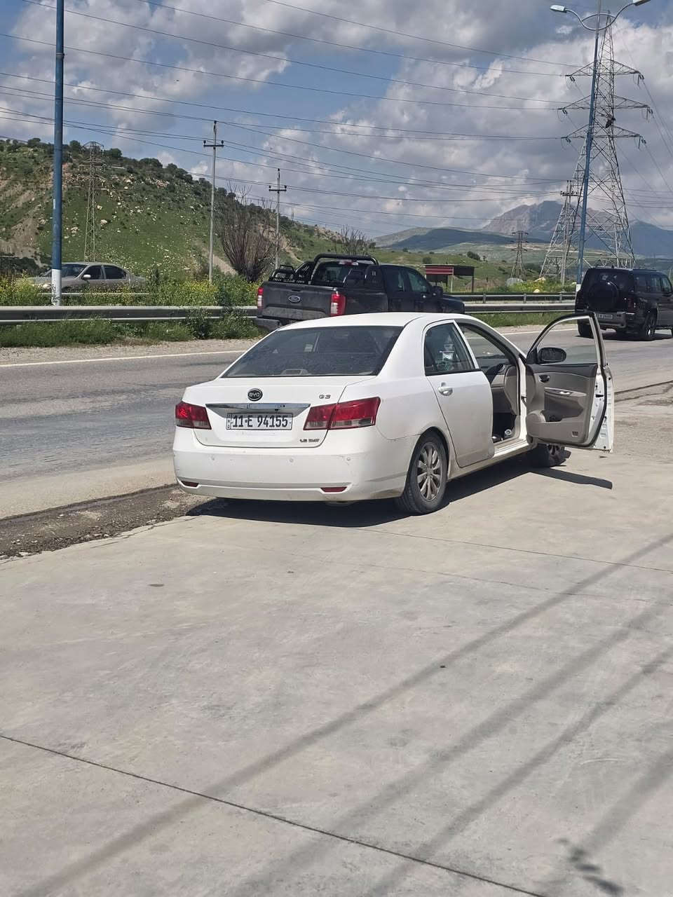 سلام عليكم بي وايدي G3 موديل ١٣ مكفوله كفاله عامه قطره صبغ ما بيها بيها بس بارد قليل سياره حلوه ما متعوبه تبريد ثلج رقم بغداد دولي تحويل ثاني يوم السعر 58 الرقم ***********

