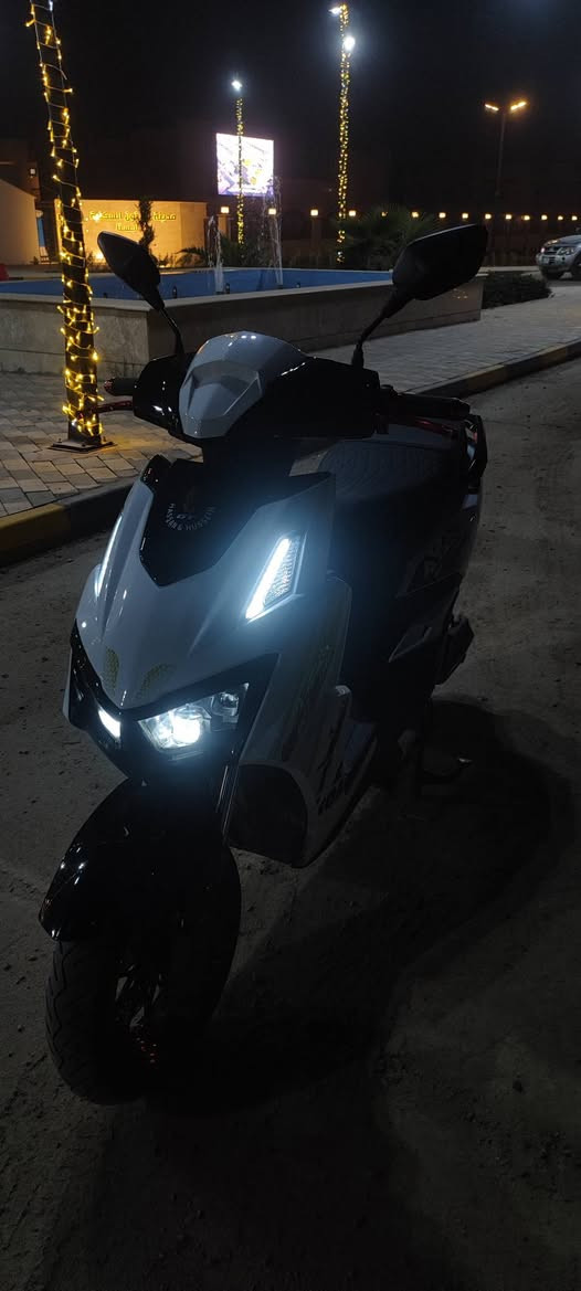 دراجه شحن للبيع❗
دراجه سكنز GT
(المواصفات)
1-بطاريات ليثيوم.⚡
2-لايت عالي+ناصي.💡
3-ملف (2000W. )
4-سرعه تقريباً70.
5-شحن تكفي لمسافات طويلة.
6-نظامp.
7-نظامR.
8-سماعه تحكم يد.
9-نظام حمايه من السرقه.
10-نظام تثبيت سرعه.
11-بريكات هيدروليك.
ــــــــــــــــــــــــــــــــــــــــــــــــ
الدراجه نضيفه وكهربائيات شغاله كلهة نقص مابيهة
للاستفسار.*********** فقط عل خط .
)عنواني. بغداد ابو غريب.)❗
