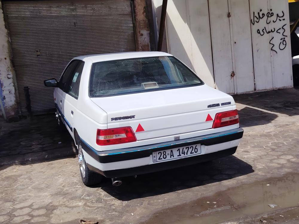 السلام عليكم بيجو 405نجف رقم نكليزي بسمي السياره جاهزه ما ناقصها شي كير مكينه تبريد خياسات ما بيها السياره وما متعوبه ابد مكاني نجف السعر 42وبيها مجال حك الجيه ***********
