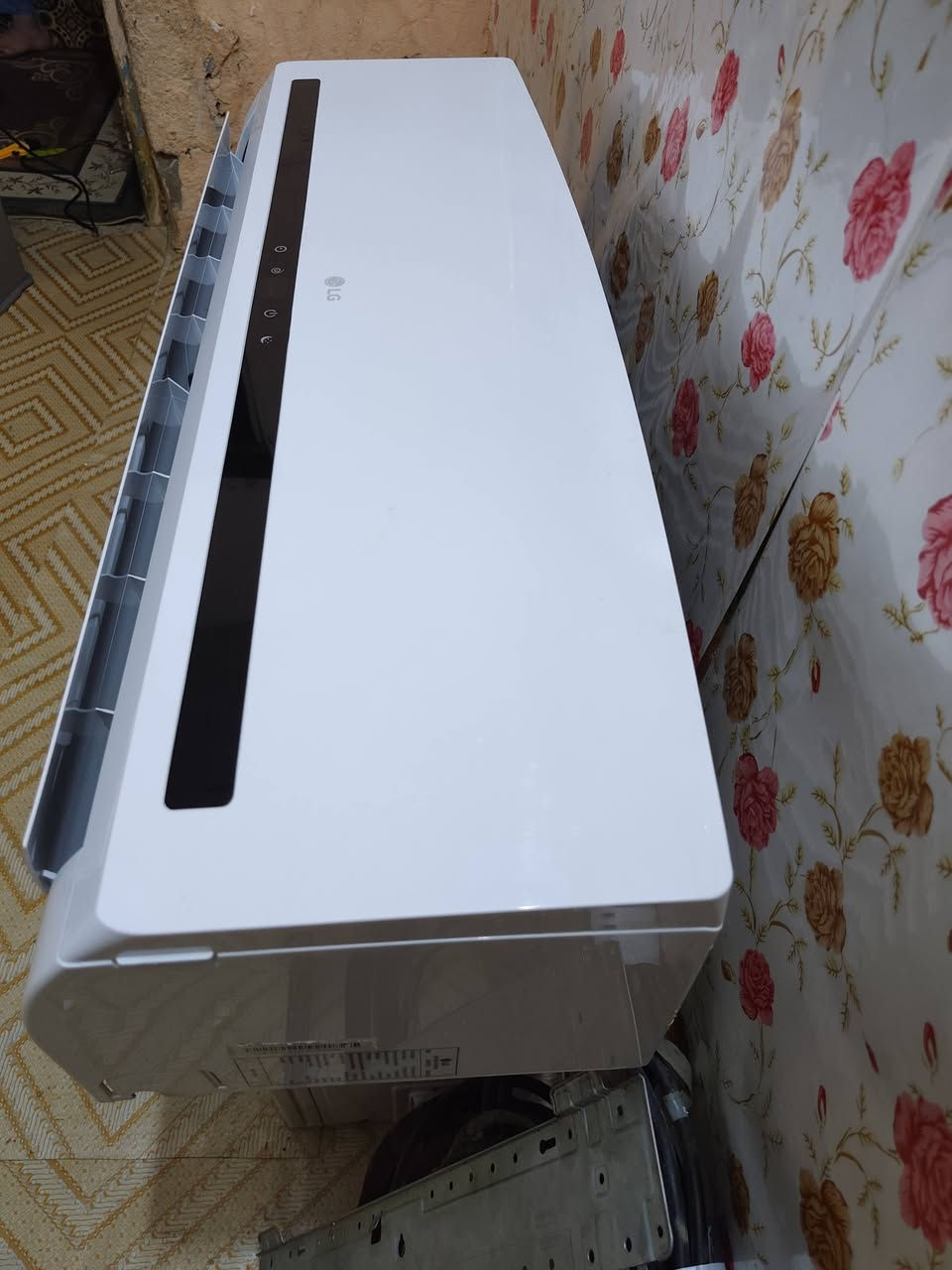 س
سبلت LG الأصلي 
طن ونص  اخو الجديد وهذا الموديل اخوان الي يأخذه ما خسران وجهاز بلادي شرط الفحص ***********
