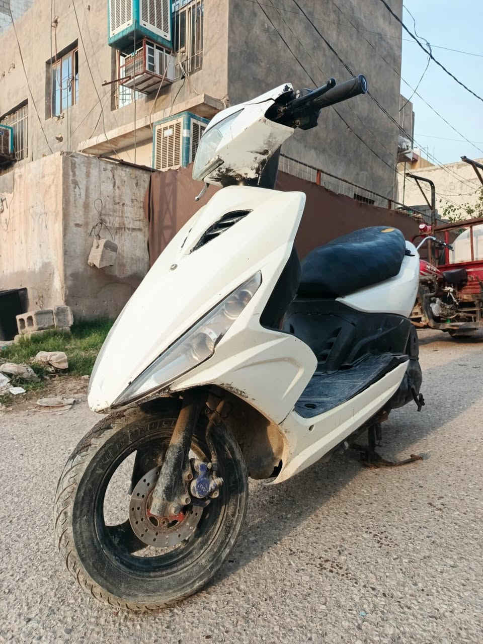 ماكس مضلع نازلة من لرمبة قبل ٨ اشهر كلهة بلاد شلعة فول بيهة  محرك بلاد ١٠٠٪؜ نقصهة باتري لان لدراجة متروكة
مكان لدراجة بعقوبة
هذا رقم صاحبهة ***********
