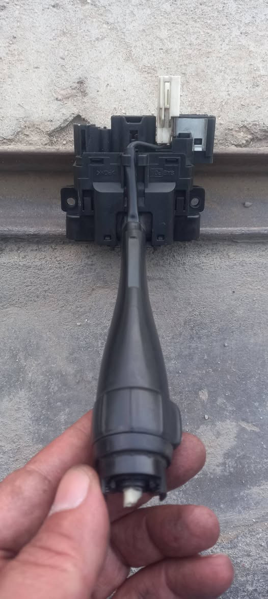 يدت اشاره  بيه ظرر قبغ الايت مكسور بس تشتغل لايت وبلاجكتور يشتغل موظح بلصوره سعره ١٠ الف
يدت ماسحات ١٥ الف
راديتر تبريد ٧٠ الف 
سني كوري اصليات


**إذا كنت صاحب هذا الإعلان وتريد حذفه لأي سبب، رجاءا أرسل رسالة إلى الدعم الفني**