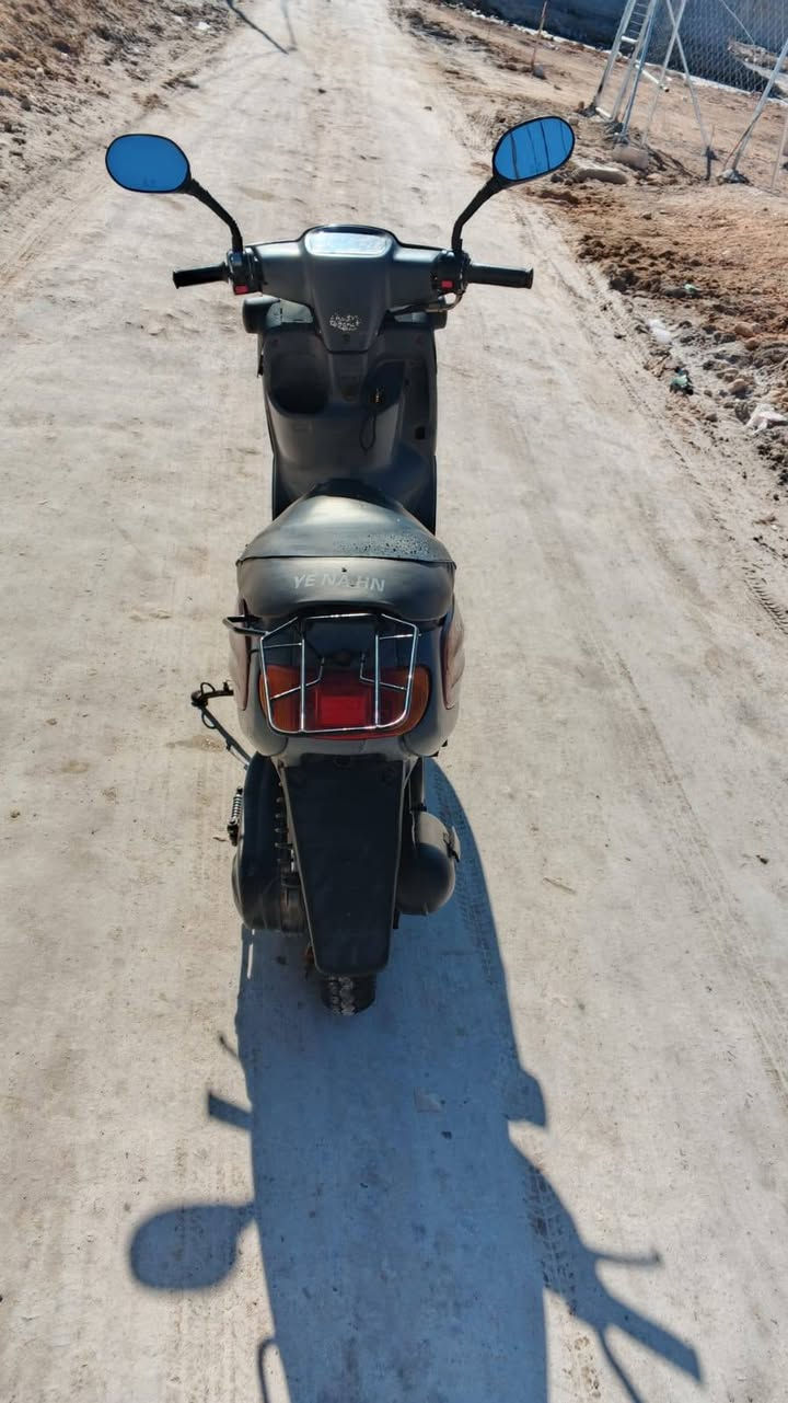 السلام عليكم دراجة بطة منغولي شاصي مكفول الكهربائيات كلهة شغالة دراجة كاملة مكينتهة ناعمة وبيهة شلعة من اول هندر تشتغل نقصهة بس باتري مكاني كربلاء قرب الإمام عون السعر ٣٠٠ للأستفسار ***********
