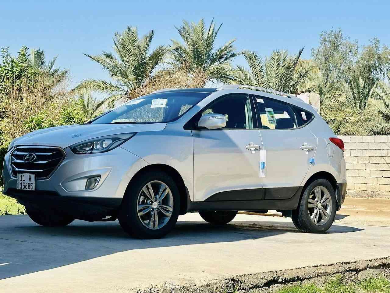 اسلام عليكم توسان 2012 امريكي بيها قطعتين صبغ جاملق و باب بدون دواخل
مكينه و كير كفاله محرك 2400 دوش

نص مواصفات 

شد شاشه 300 دولار 

كشنات جلد 

نضام ايكو ونحدار كروس سرعه 

ماشيه 165 ميل 

شاد منضومه غاز 

سياره جديده ما بيها اي نقص 
السعر المطلوب 122 بيها مجال شراي ***********مكان سياره بغداد
