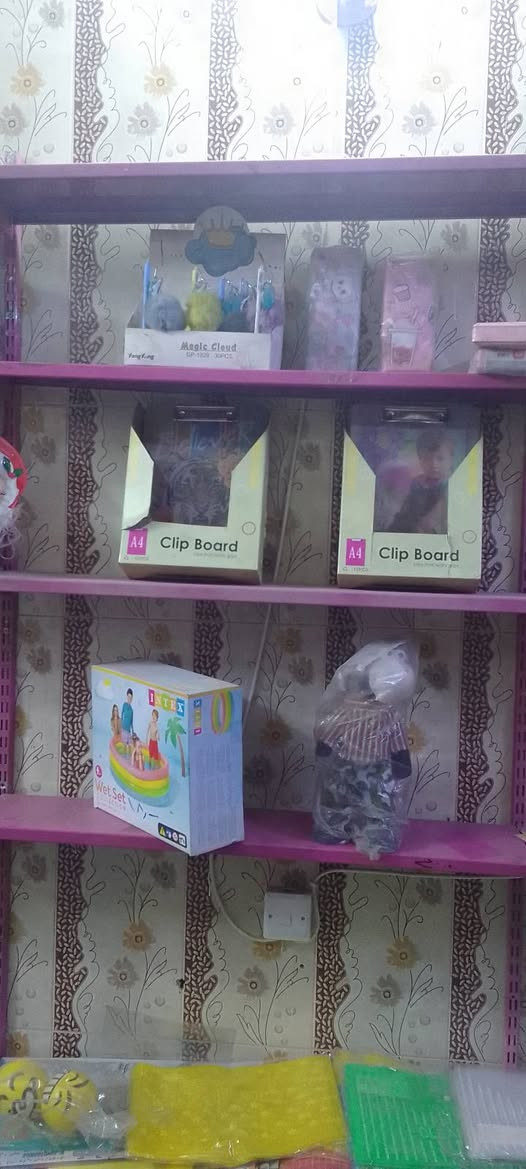 السلام عليكم 
اغراض محل للبيع مكان المحل 
الخطيب الزراعي شارع الحشد مقابيل اسواق بغداد. واتساب.   ***********
