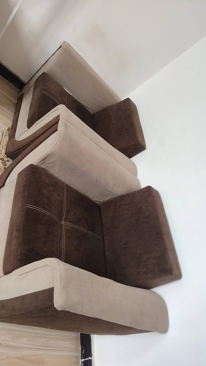 السلام عليكم تخم قنفات تركي يتكون من اثنين كبار واثنين صغار وزوليه نظيفه سعرهم كلهم ١٢٥


**إذا كنت صاحب هذا الإعلان وتريد حذفه لأي سبب، رجاءا أرسل رسالة إلى الدعم الفني**