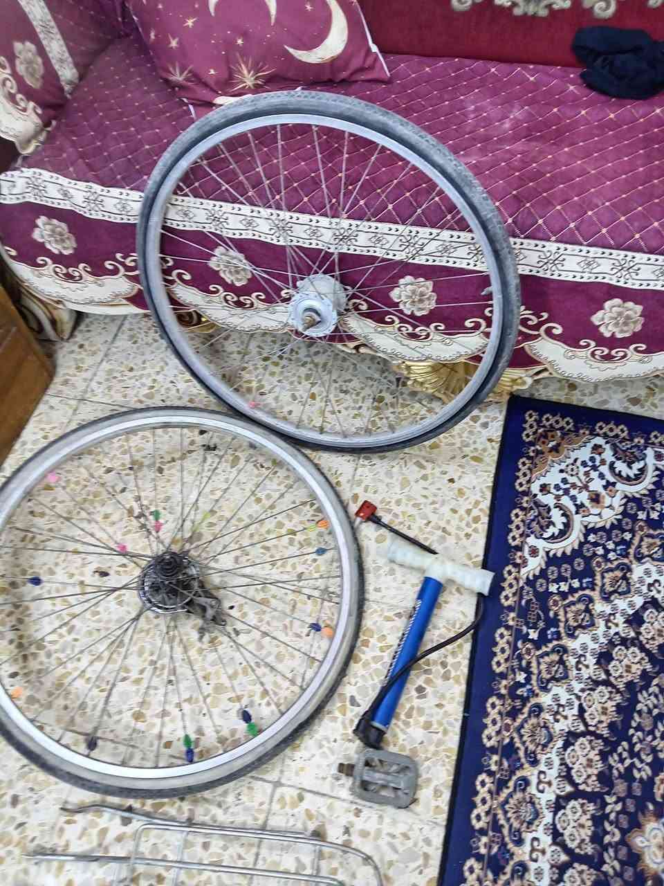 السلام عليكم زوج ويلات حساس الأمامي  زوجين جاملغات وبم اصلي وسيبابه تك رجل بايدر جميع الأغراض حجم ٢٦  سعرهن كلهن ب٢٠ قفلل مكاني بغداد الهاتف ***********
