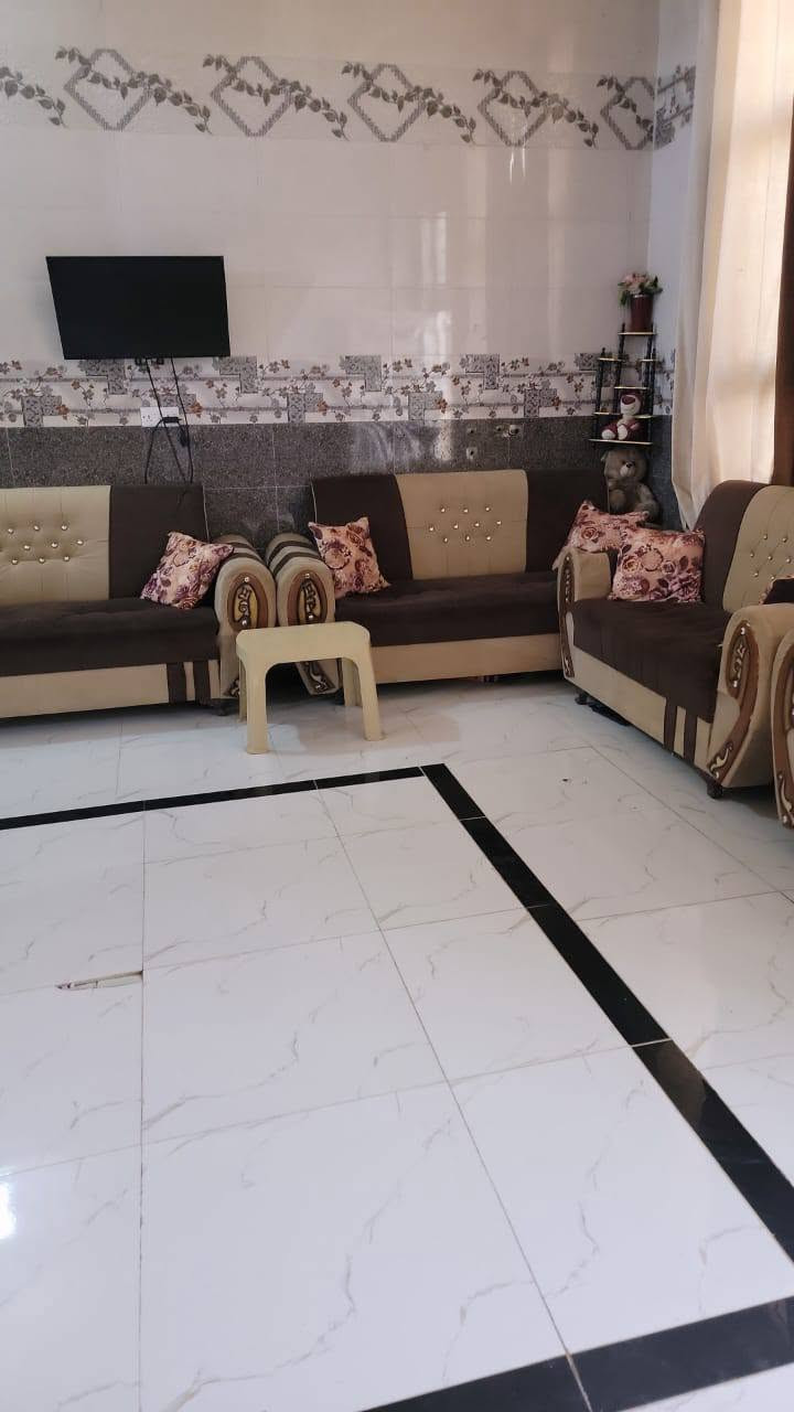 السلام عليكم بيت للبيع المساحه 200متر طابو زراعي سند 25 بناء بلوك صب كونكريت مسلح بناء حديث يبعد عن الشارع الرئيسي 200متر العنوان كربلاء طويريج قرب المجسر مقابيل الوكفه الجديده السعر 48 تحويل مباشر بأسم المشتري 
***********
***********
