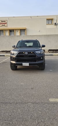 2022 Toyota 4runner, SR5 ماشية 74 فول بريميوم  سلايد  بصمة كشنات جلد و...