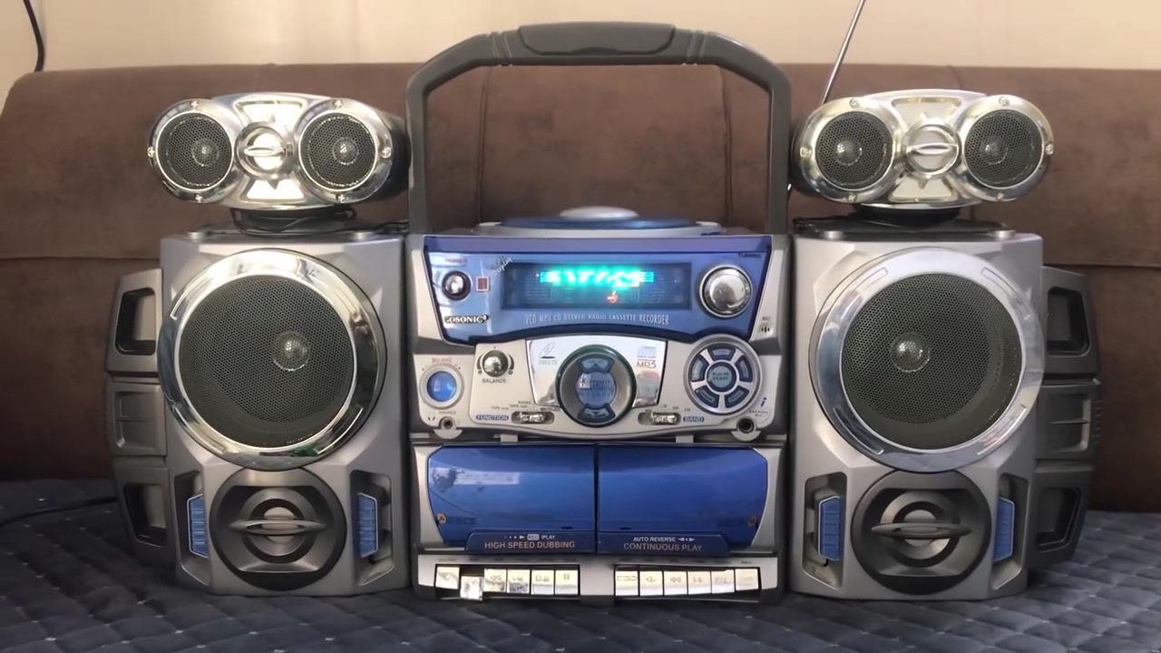 مسجل جوسونيك كاسيت تيب +CD+ راديو  شغال وعلى الفحص مشتريه قبل ٢٢سنه وضامه مستعمل فتره قليله للبيع رقم تلفون ***********
