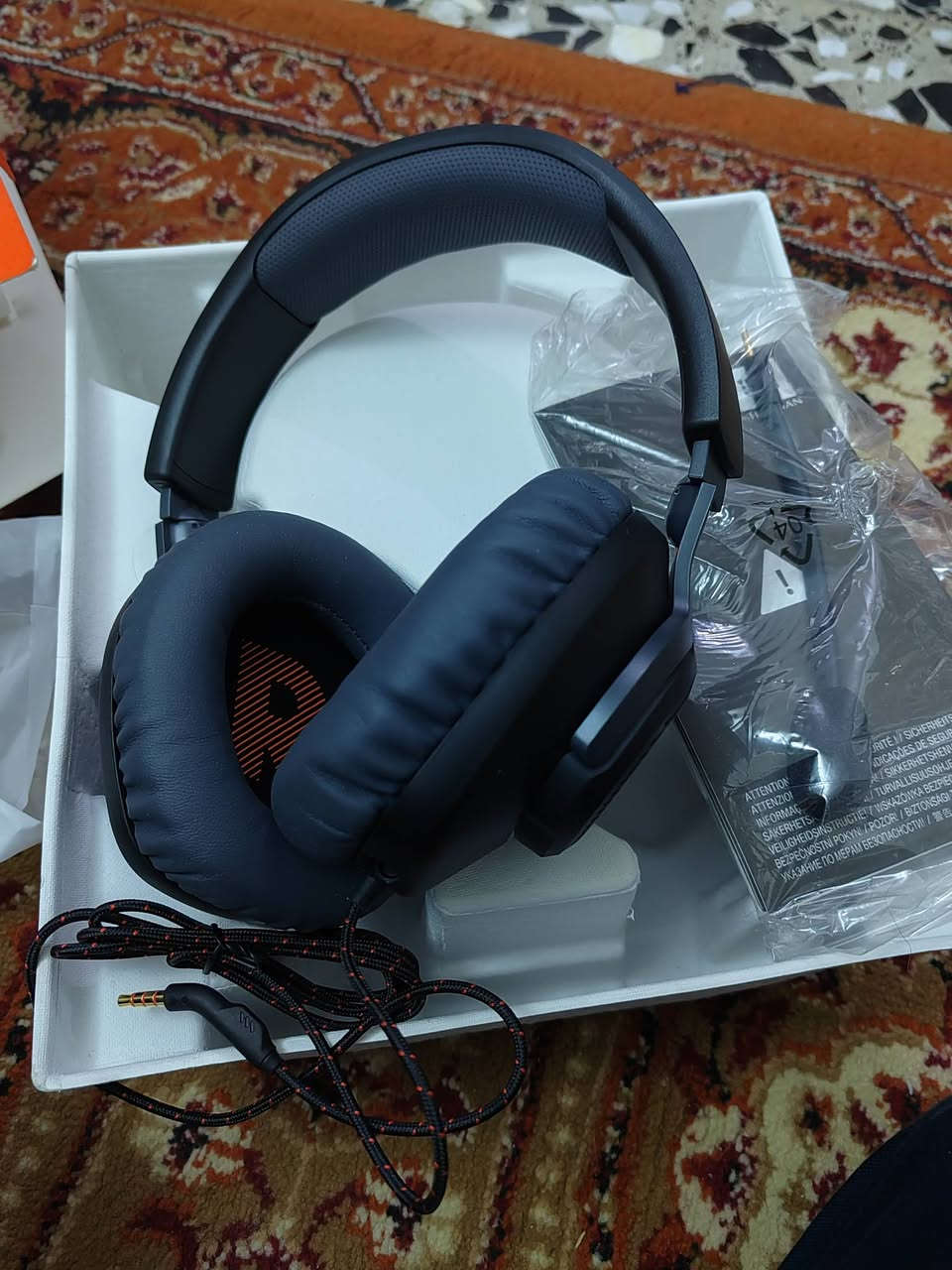 للبيع سماعات جديده ممستخدمه ماخذهم من المتاجر الثلاث  35 الف
بغدادالجديده ***********
