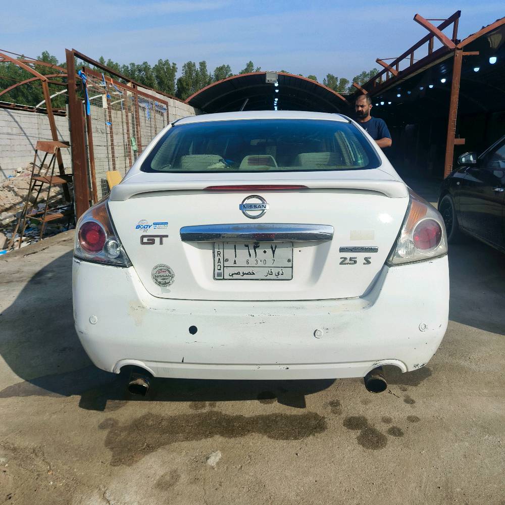 السلام عليكم نيسان التيما 2009 وارد خليجي بصمه تشغيل بصمه تقفيل  محرك 2500 فئه  S  سياره مصبوغه عام تبريد محرك كير حداديه مكفوله من الضربه القويه السنويه 2026 رقمها ذي قار راعيها موجود بالبصره يريد تحويل 
مكاني بصره ابو الخصيب السعر 60وبيها مجال بسيط اسيا وتساب *********** اثير خط***********