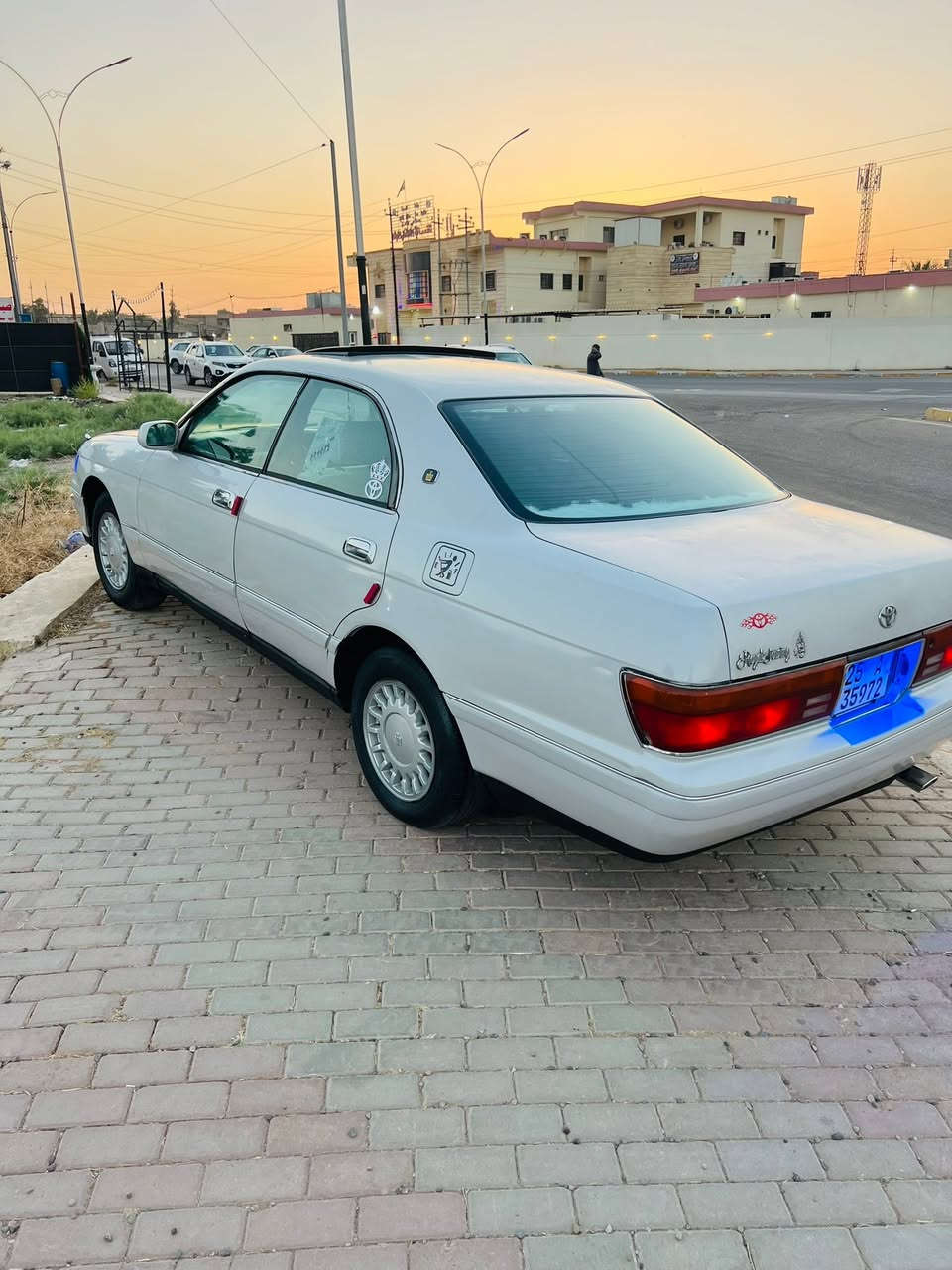 بطه منفصل موديل 1995 رقم كركوك إنكليزي سنويه جديده لل29 تحويل ثاني يوم كيرو محرك جدد شرط مكفوله من الكص والضربه جاملغ امامي رش بدون دواخل سيارة جديده جام كرستال غرفته جديده بنايلون طخم تاير وصدر جديد سياره جاهزه ما بيه نقص برغي السعر 62 وبيه مجال مكان السياره الشركاط اليشتري يتصل *********** لموشراي لايتصل
