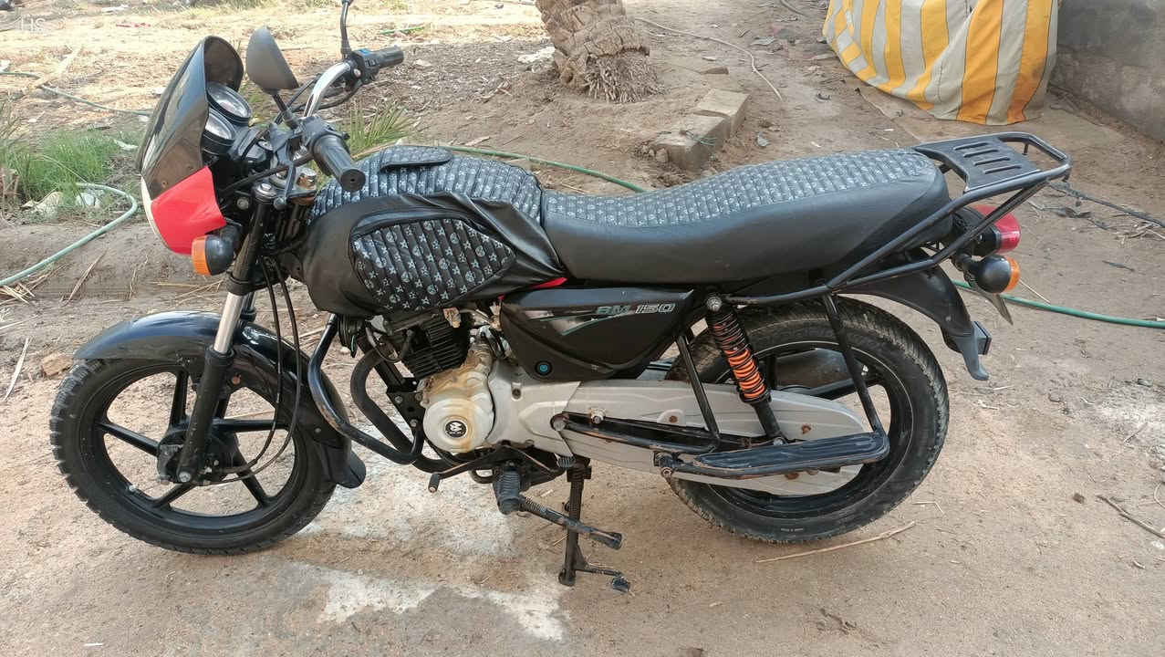 السلام عليكم دراجه بوكسر ناصي بيها اوراق بس بيهن نقص ابيعك كوم حديد كهربائيات شغاله كلها لونها البلاد اسود بس تانكي وراس لايت مبدلات احمر مكينتها بلاد مامفتوحه مكاني البصره شط العرب الجزيره شارع زين العابدين السعر مليون و300 هاتف
***********
