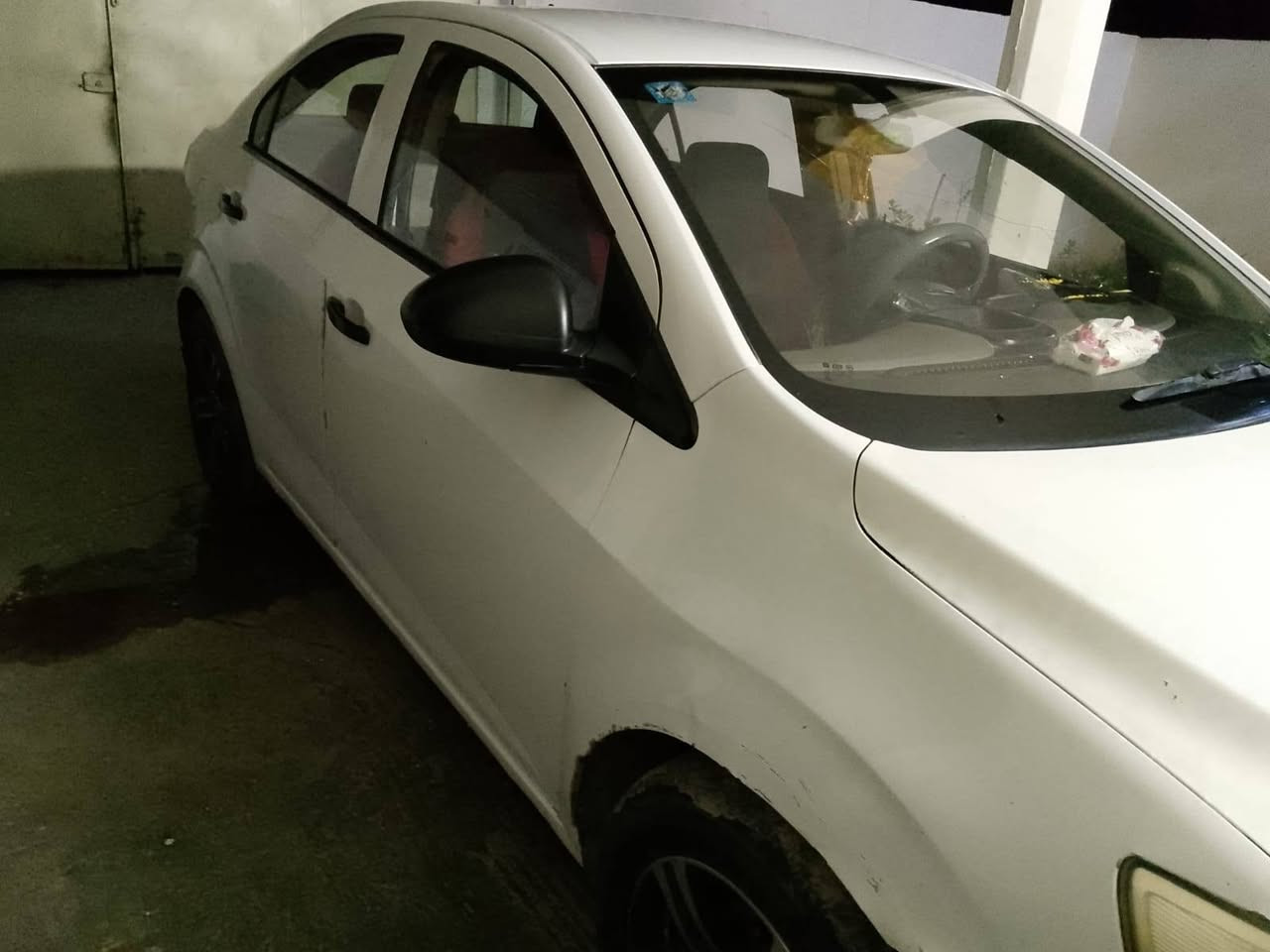 سلام عليكم  للبيع او امراوس حسب القناعه شوفر سونك موديل 12 مكينه كير مكفولات كير عادي سياره بدون ضربه ولا صبغ صدر جديد كهربائيات كلها شغاله السعر 55 او بيها مجال مكلف بلنشر اتصل ع صاحب سياره  *********** مكان سياره ديالى المقداديه ناحيه الوجيهيه
