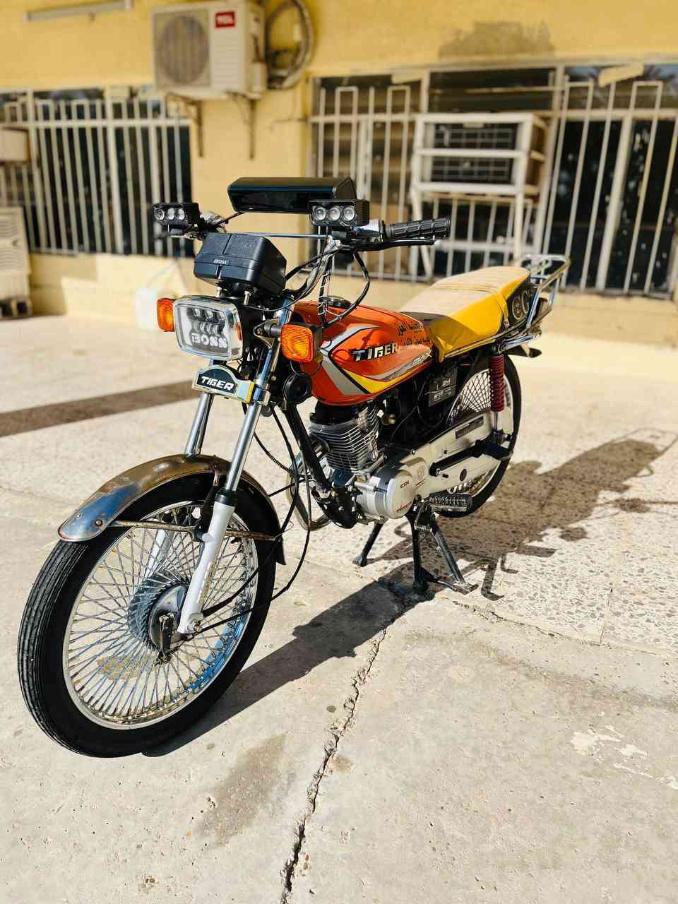 سلام عليكم شباب دراجه ايراني تايكر 2022 محرك بلاد اوراق اصولي تروح بس ترقم كهربائيات شغاله كامله اشاير كامله خلفي امامي بك لايت شغال بس الصور قديمه دراجه خير من الله تاخذها تترحملي اطلع بيها محافضات رايح للانبار بيها ووللمحموديه وزعفرانيه يعني اترحل بيها دهن الماني اديرلها بانزين محسن صافه مكينه ناعمه امانت الله دراجه متعبك عارضها ب500 وبيها مجال فدوه المو شراي لايتعبني ويا ويكلي تختلف عن صور وخادم اني مكاني بياع شرطه رابعه رقمي واتساب بي ما ارد خاص ***********
