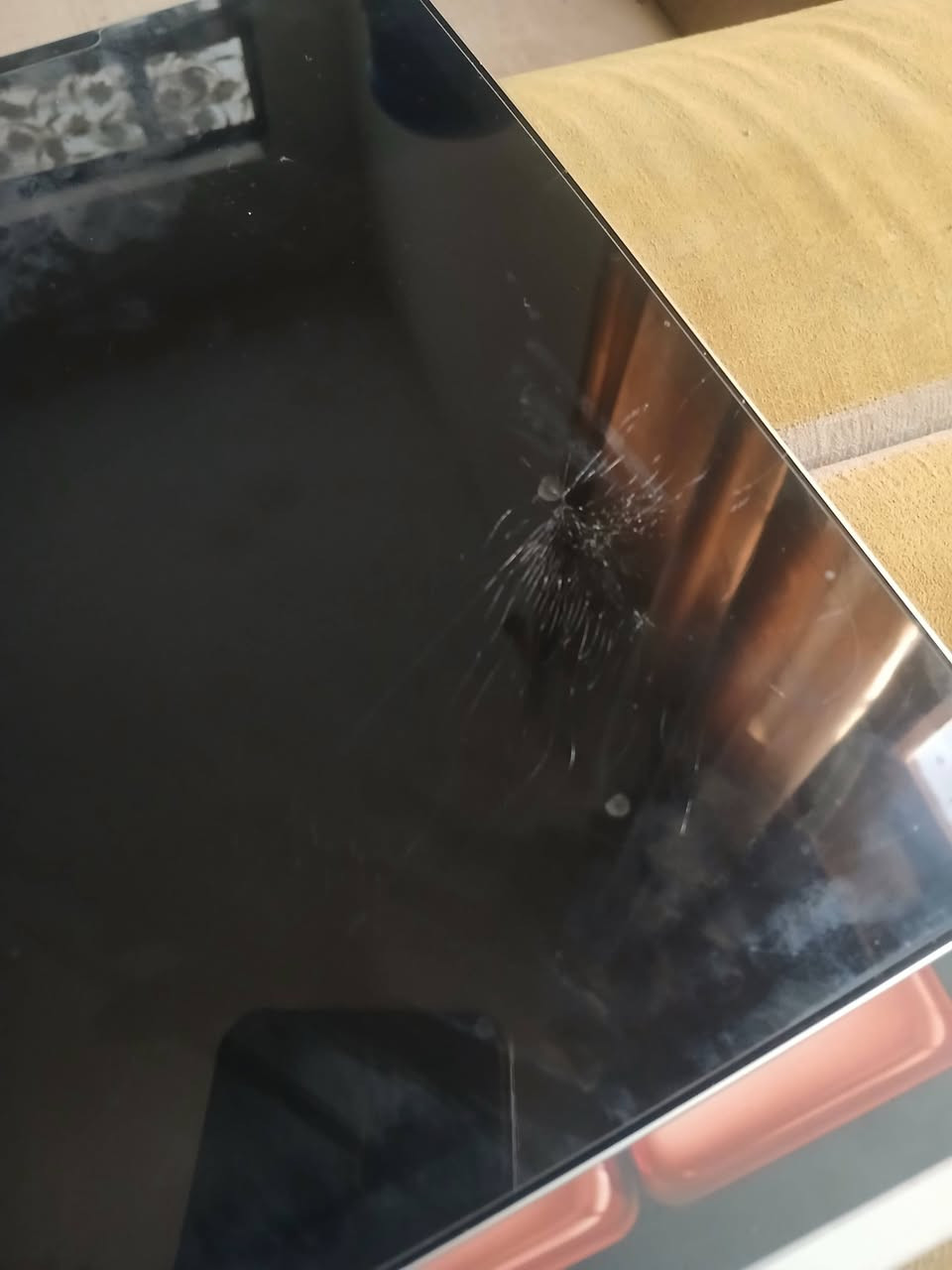 ايباد ،Ait -M2 ذاكره ١٢٨ بيكسر بل اكلاس
 المس طبيعي ***********
