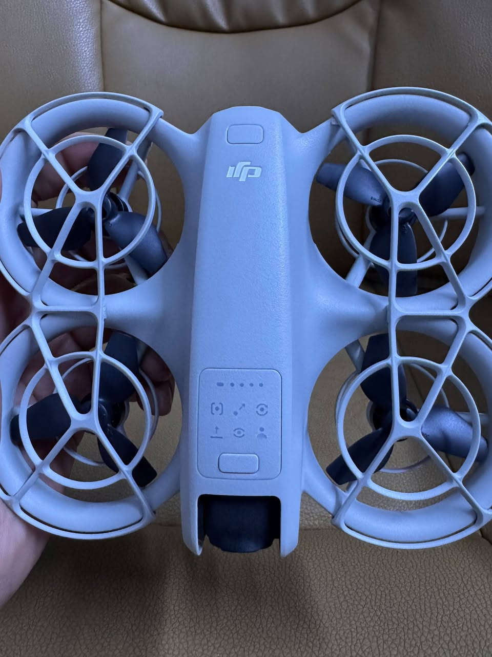 السلام عليكم حبايب
للبيع Dji Neo سنكل نضيفة كلش مكفولة من تصليح والحساب والفتح وحتة من شخط تكدر تستخدمهة بدون وحدة تحكم من الهاتف اقلاع وهبوط وتحكم كامل
للاستفسار على الرقم ***********
او مراسلة عل خاص عنواني بغداد توصيل موجود لكل المحافضات

